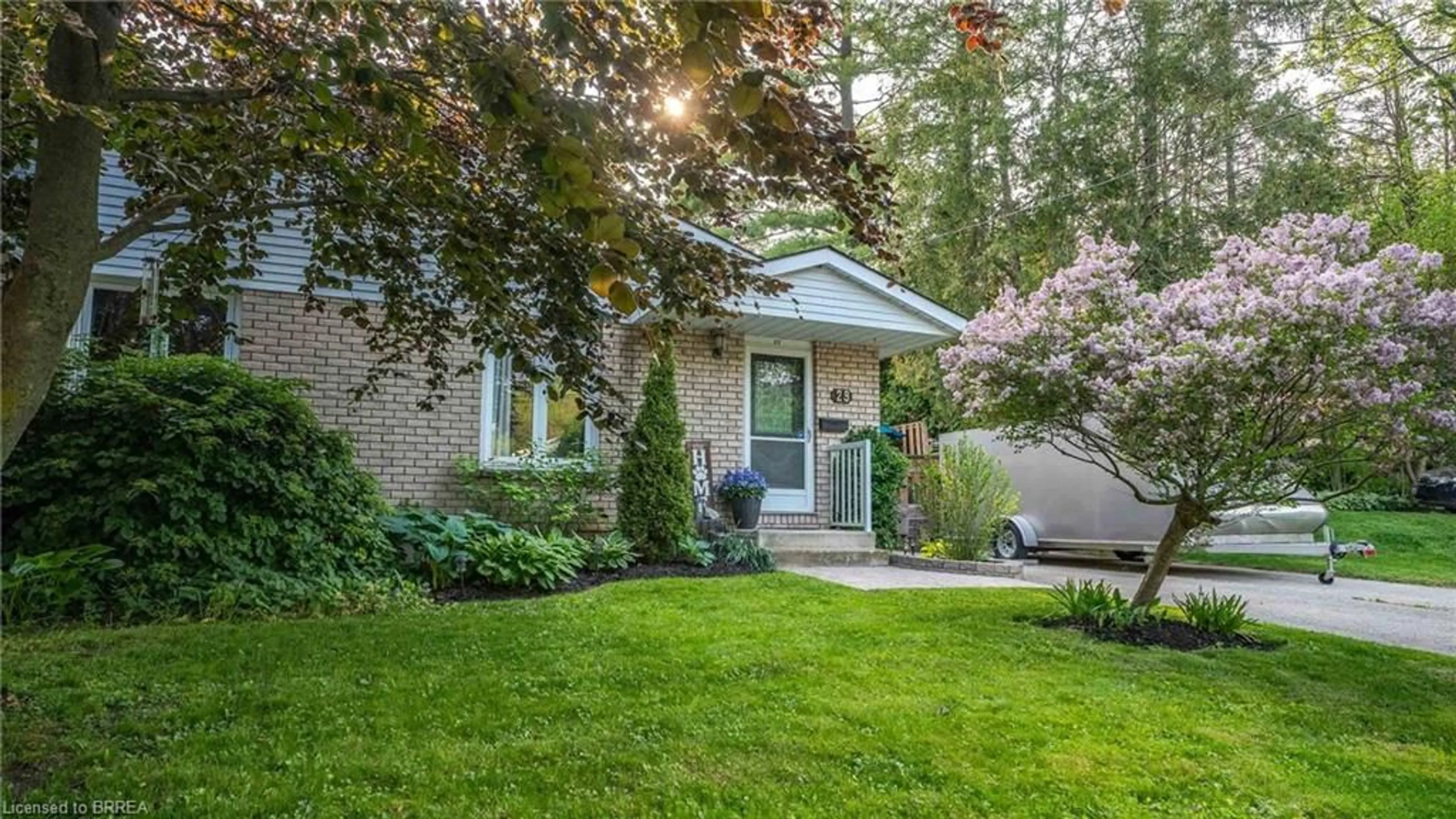 Unknown for 29 Amelia St, Paris Ontario N3L 1Z4