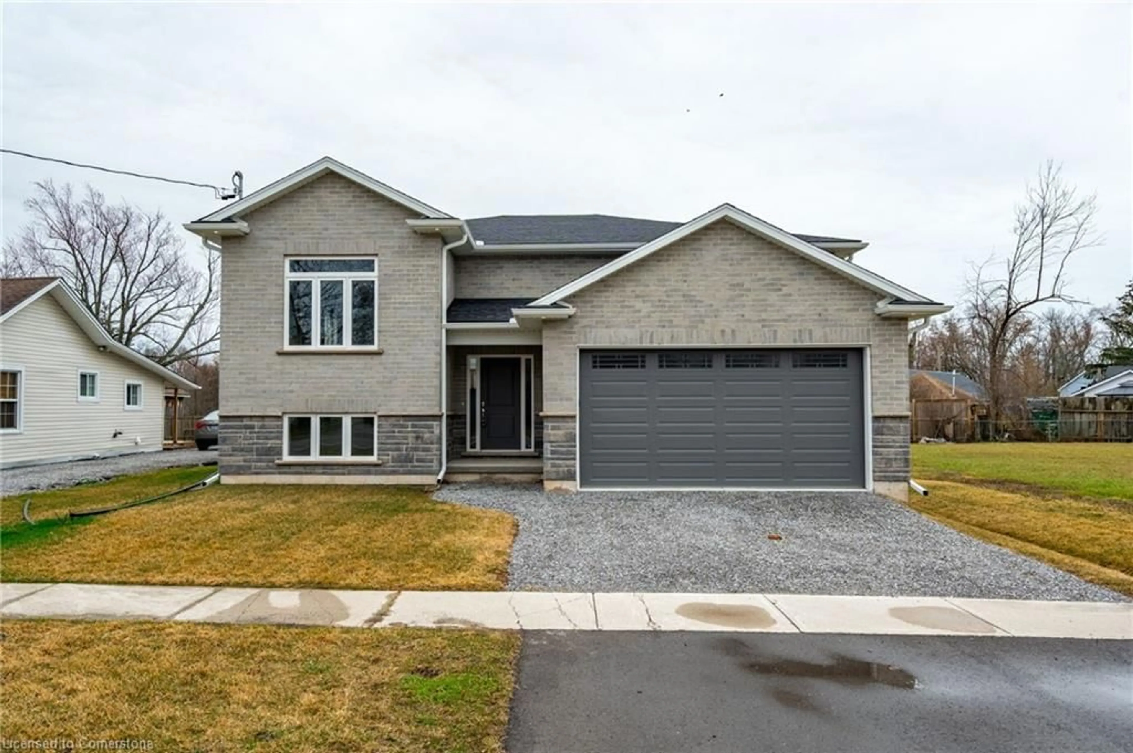 Home with brick exterior material, street for 735 Dominion Rd, Fort Erie Ontario L2A 1G9
