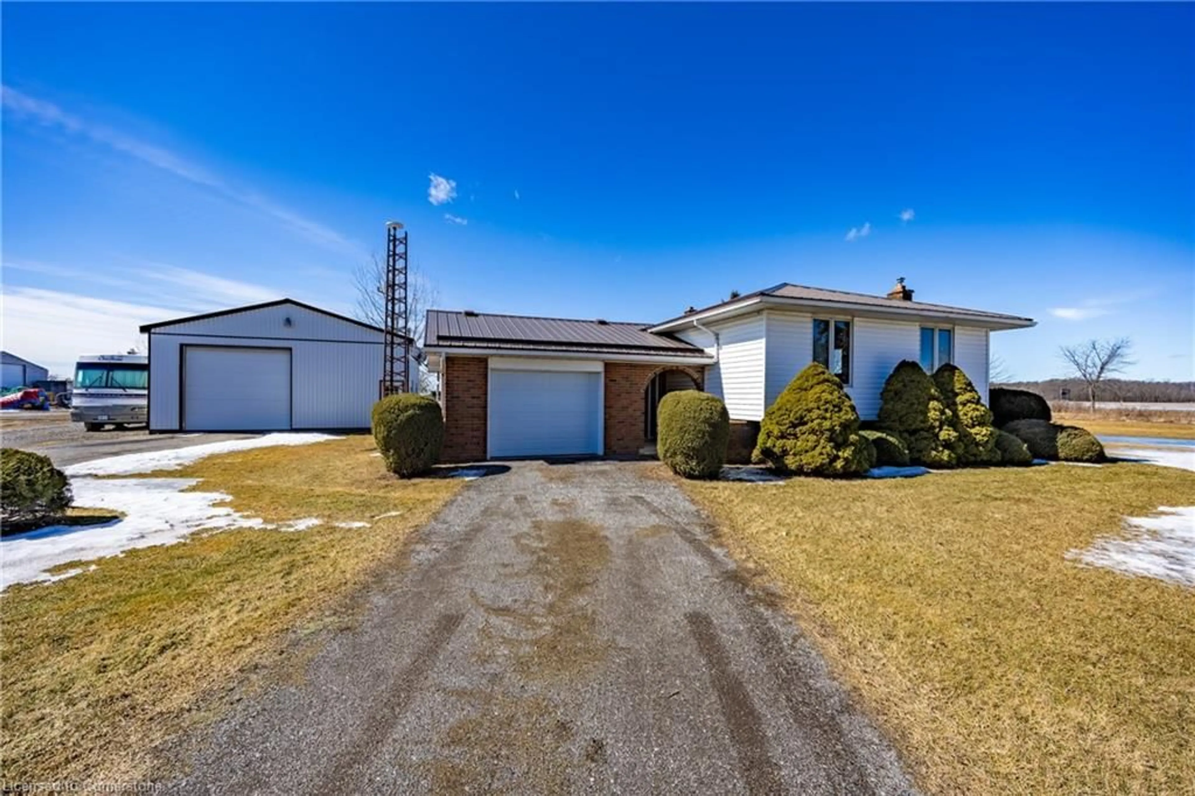 A pic from outside/outdoor area/front of a property/back of a property/a pic from drone, street for 1805 County Line 74, Waterford Ontario N0E 1Y0