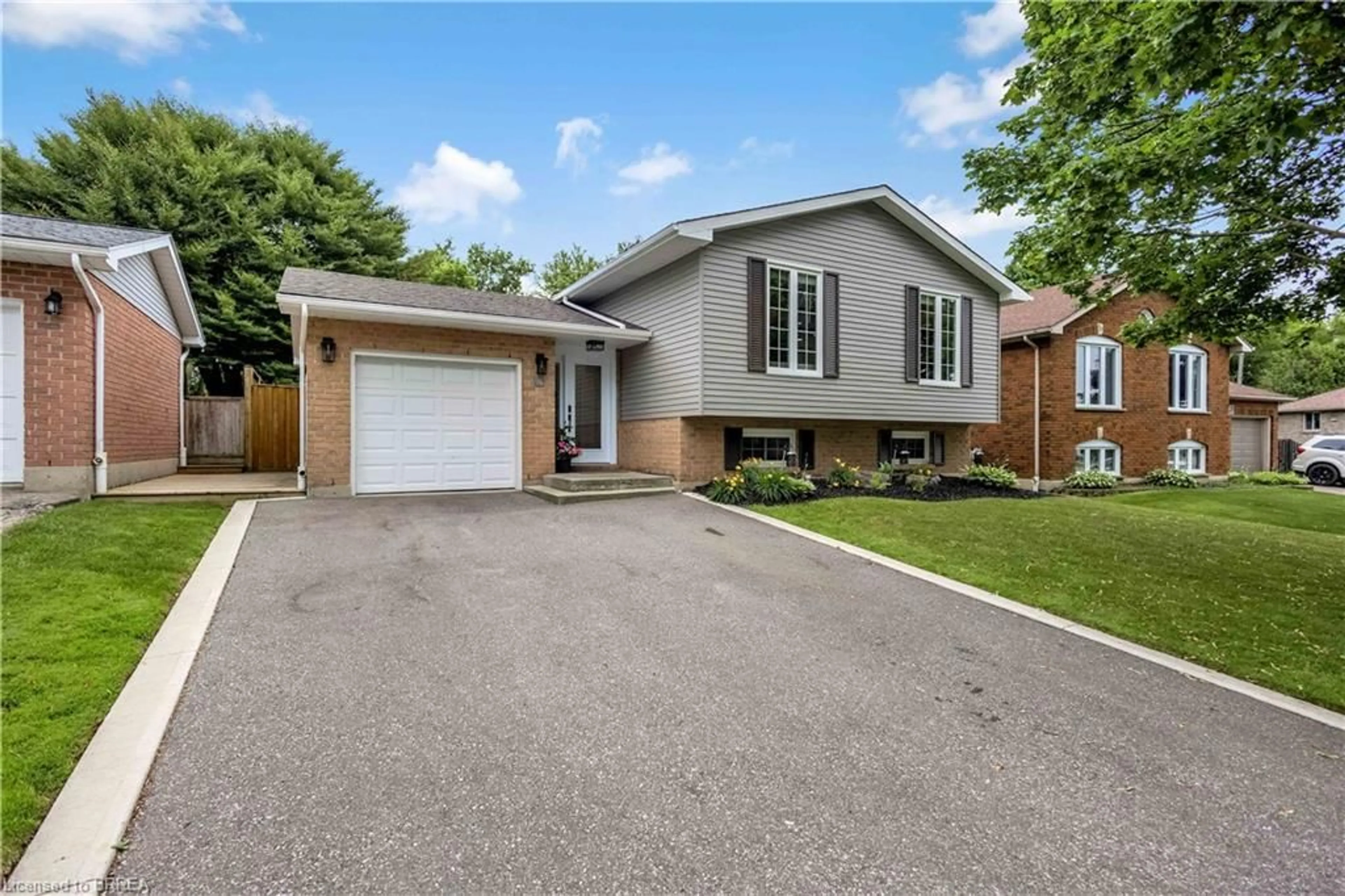 Home with brick exterior material, street for 75 Myrtleville Dr, Brantford Ontario N3V 1C3