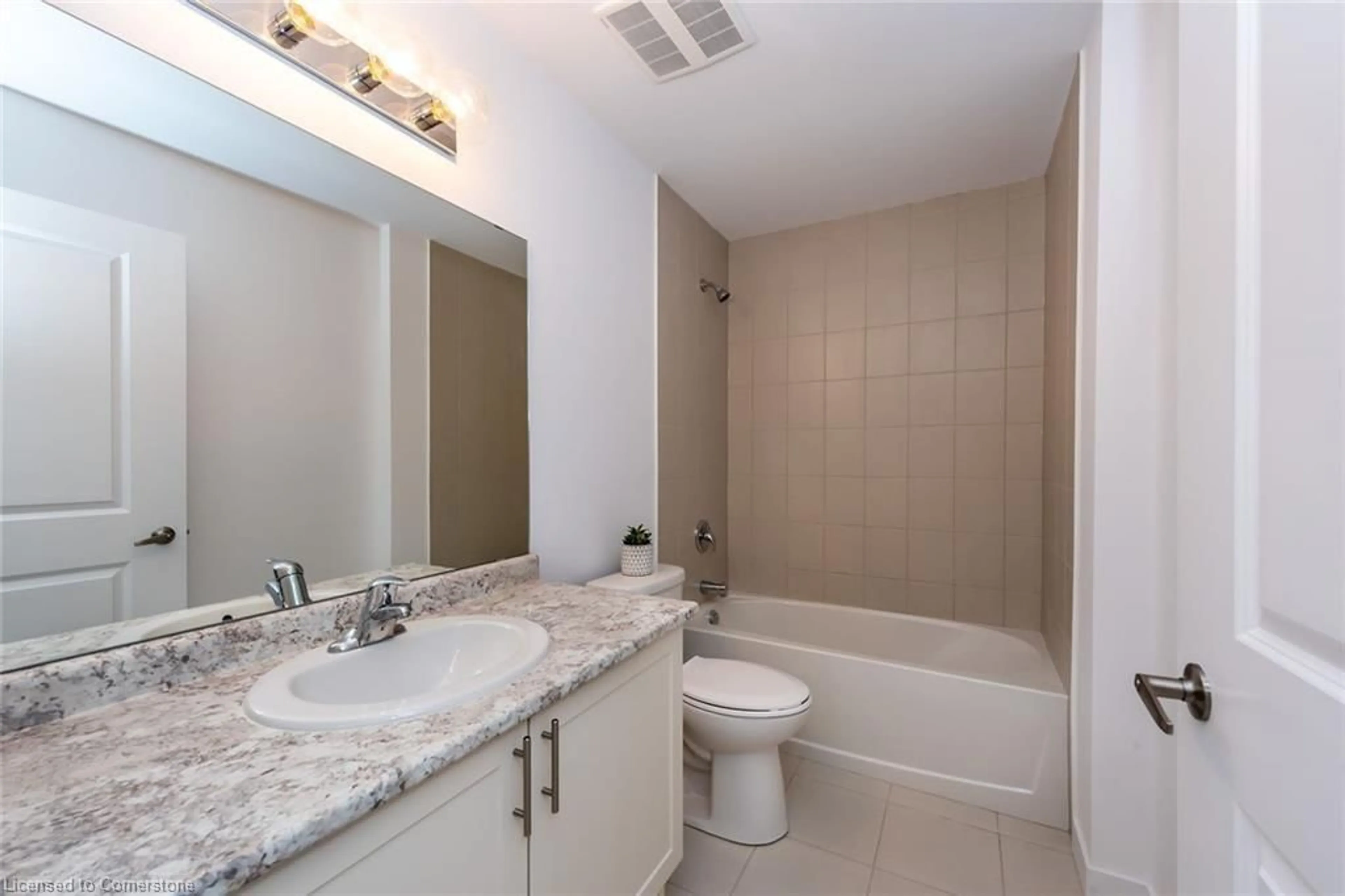 Standard bathroom, ceramic/tile floor for 125 Shoreview Pl #208, Hamilton Ontario L8E 0K3