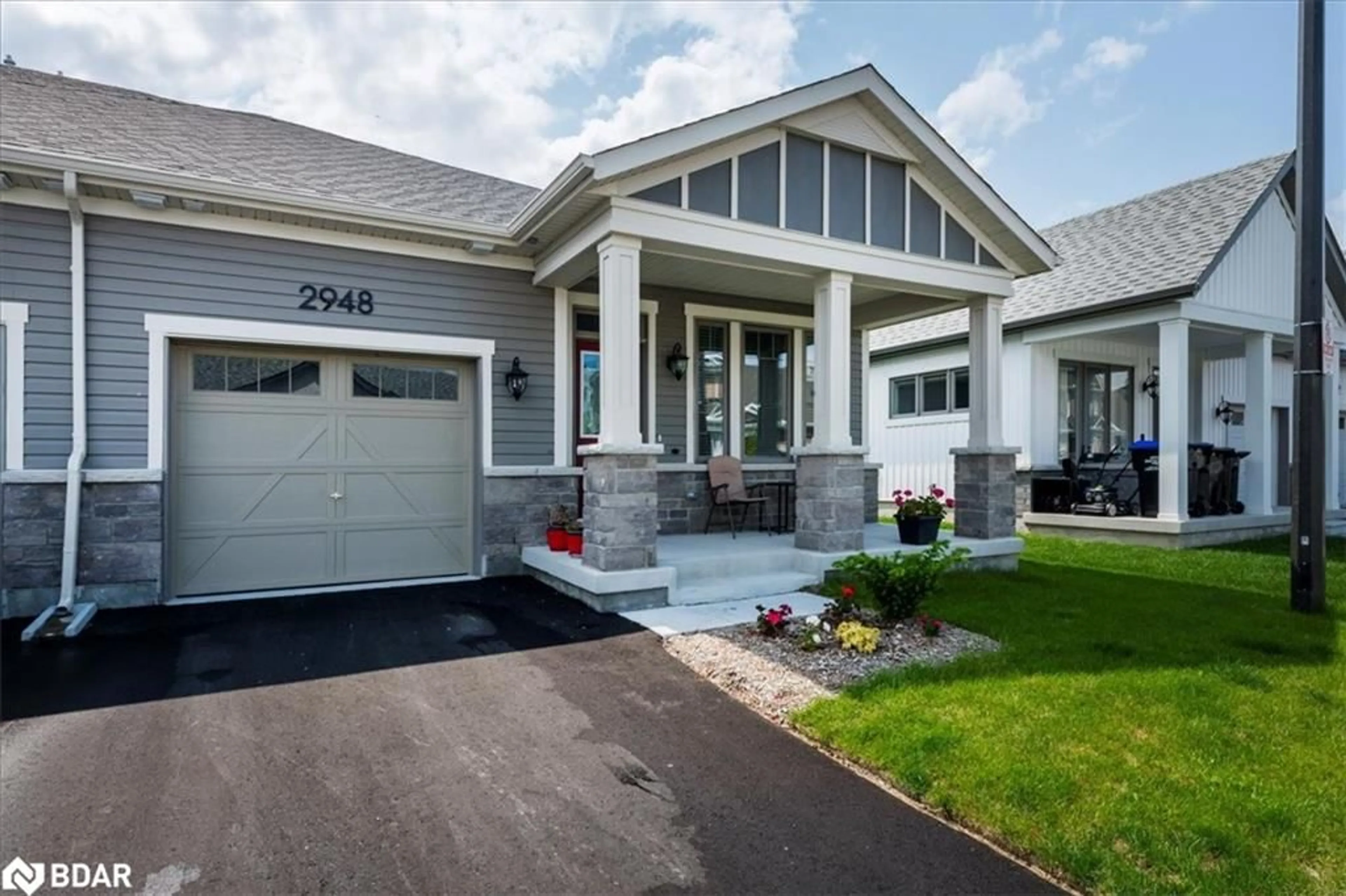 Home with vinyl exterior material, street for 2948 Murphy Pl, Innisfil Ontario L9S 0S1
