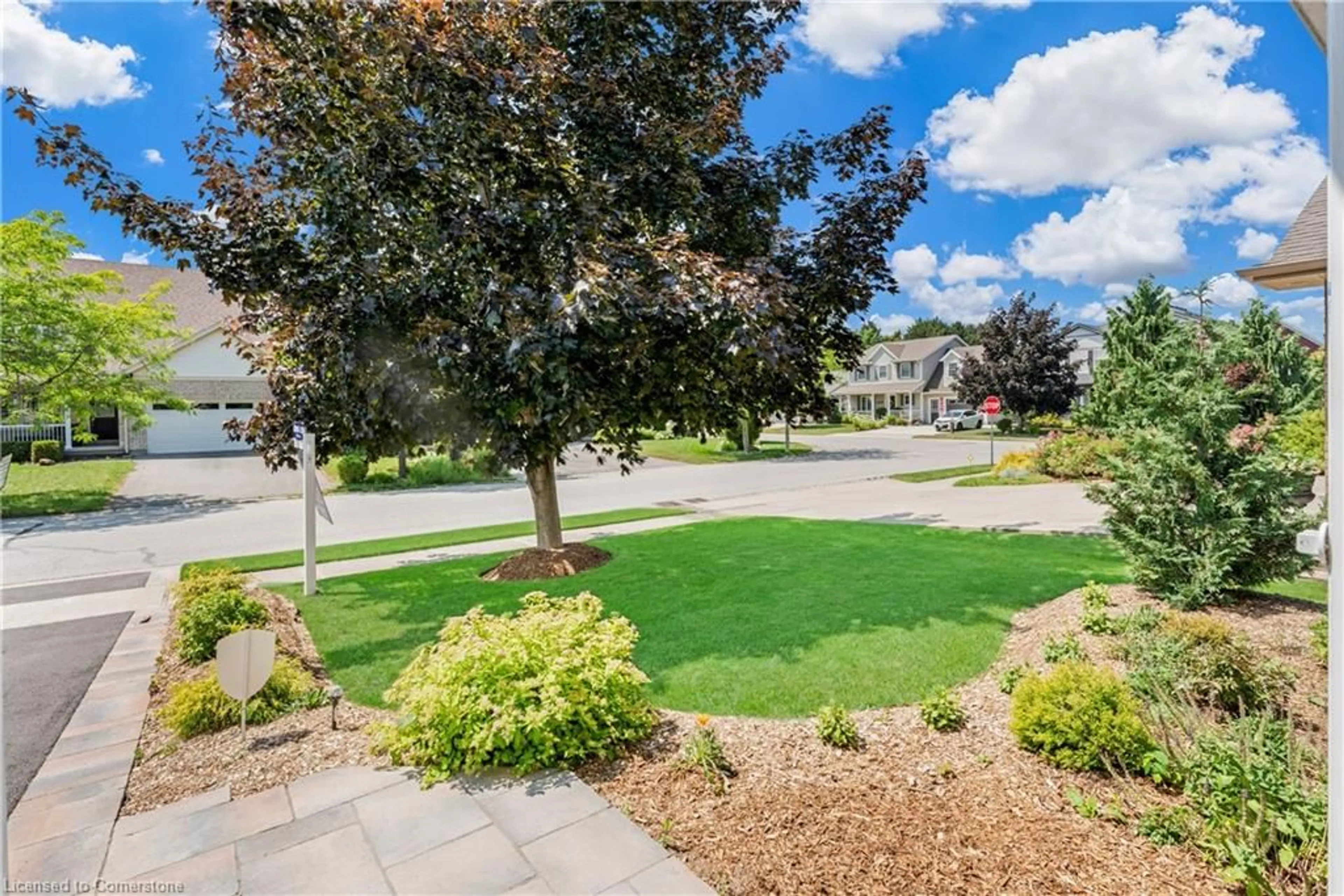 A pic from outside/outdoor area/front of a property/back of a property/a pic from drone, street for 11 Hope Ave, Virgil Ontario L0S 1T0