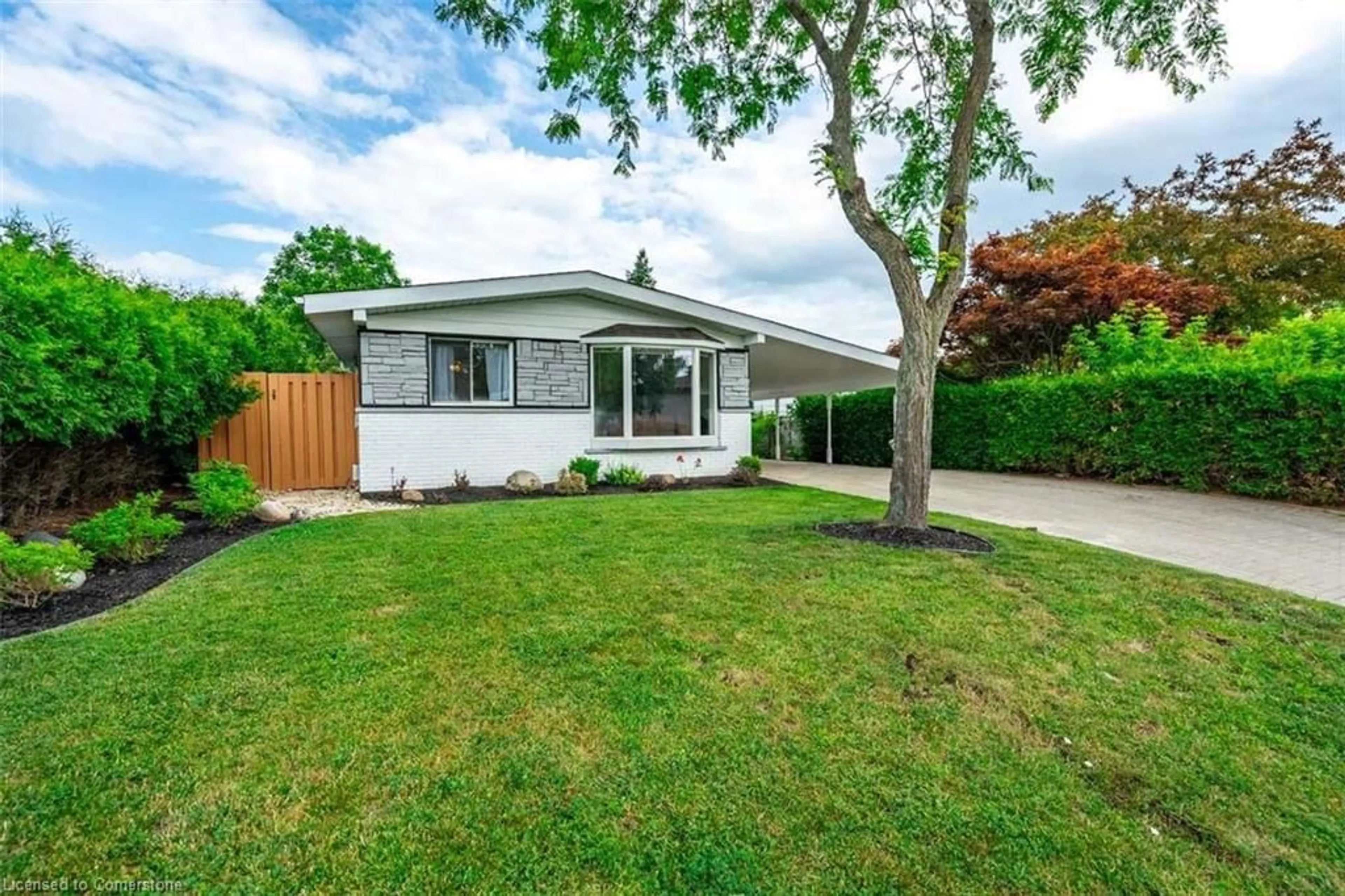 Home with vinyl exterior material, street for 14 Turnbull Rd, Dundas Ontario L9H 3W3