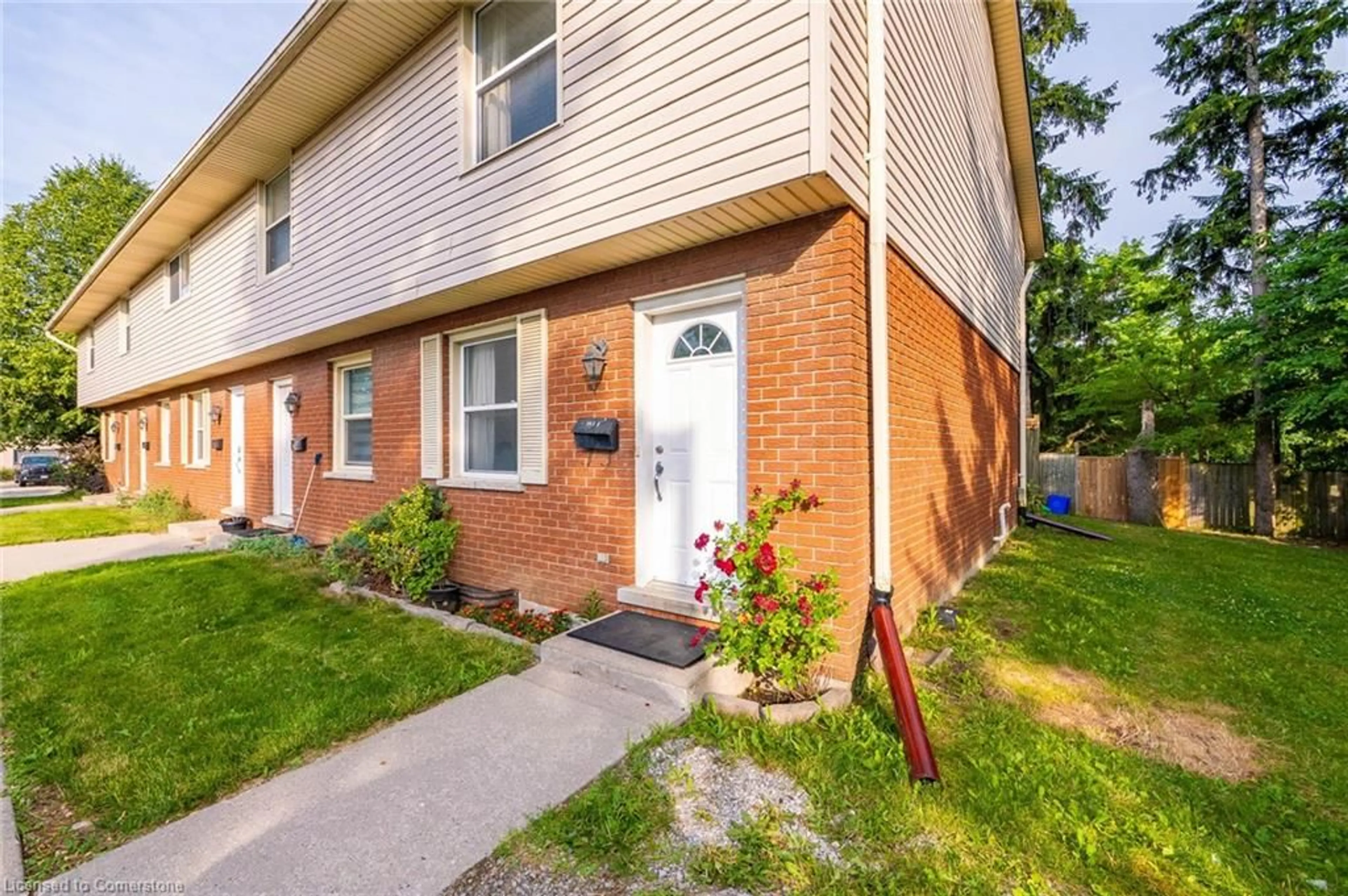 Home with brick exterior material, street for 193 Thaler Ave #E, Kitchener Ontario N2A 1R4