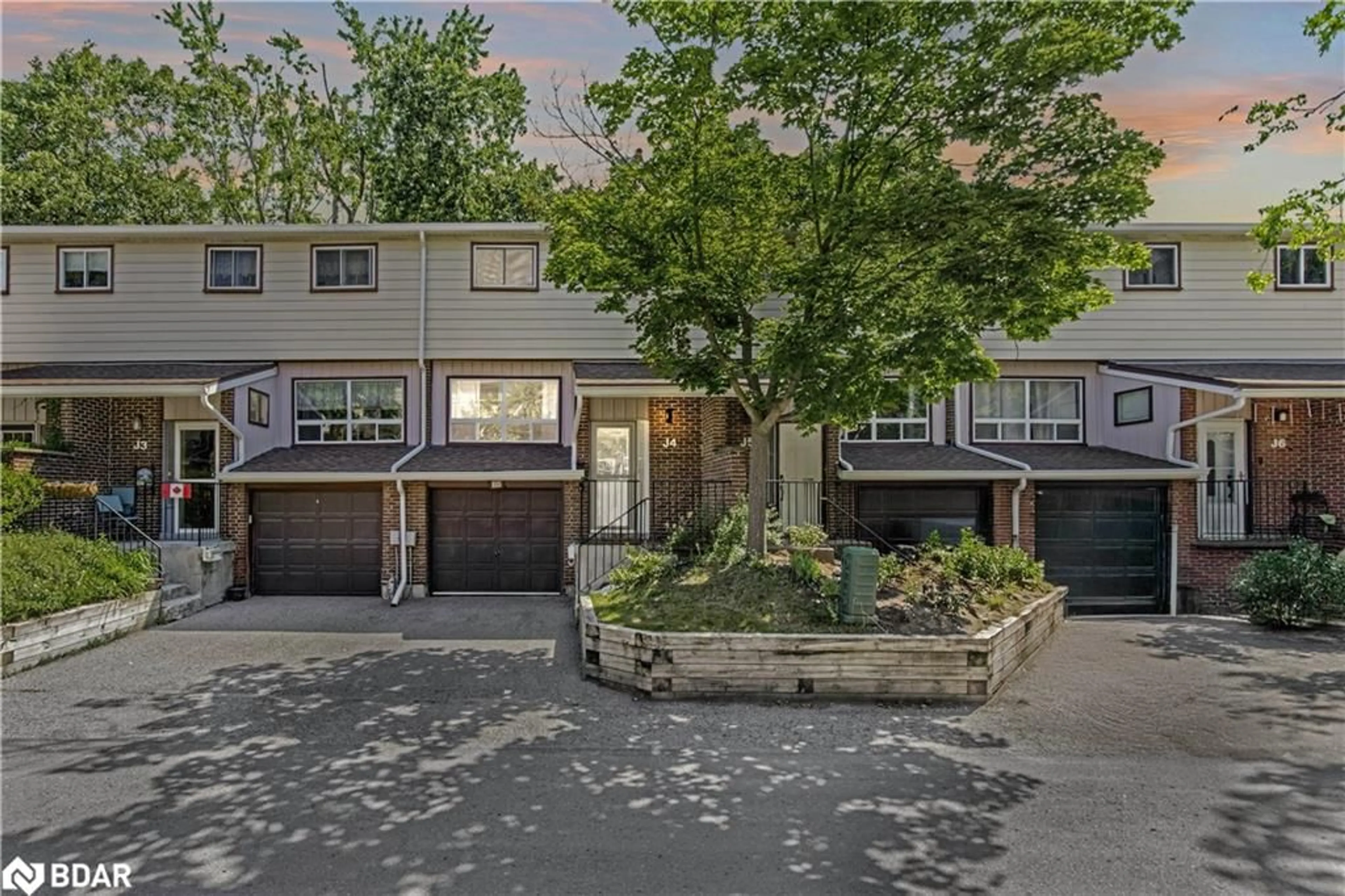 Unknown for 63 Ferris Lane #J4, Barrie Ontario L4M 5C4