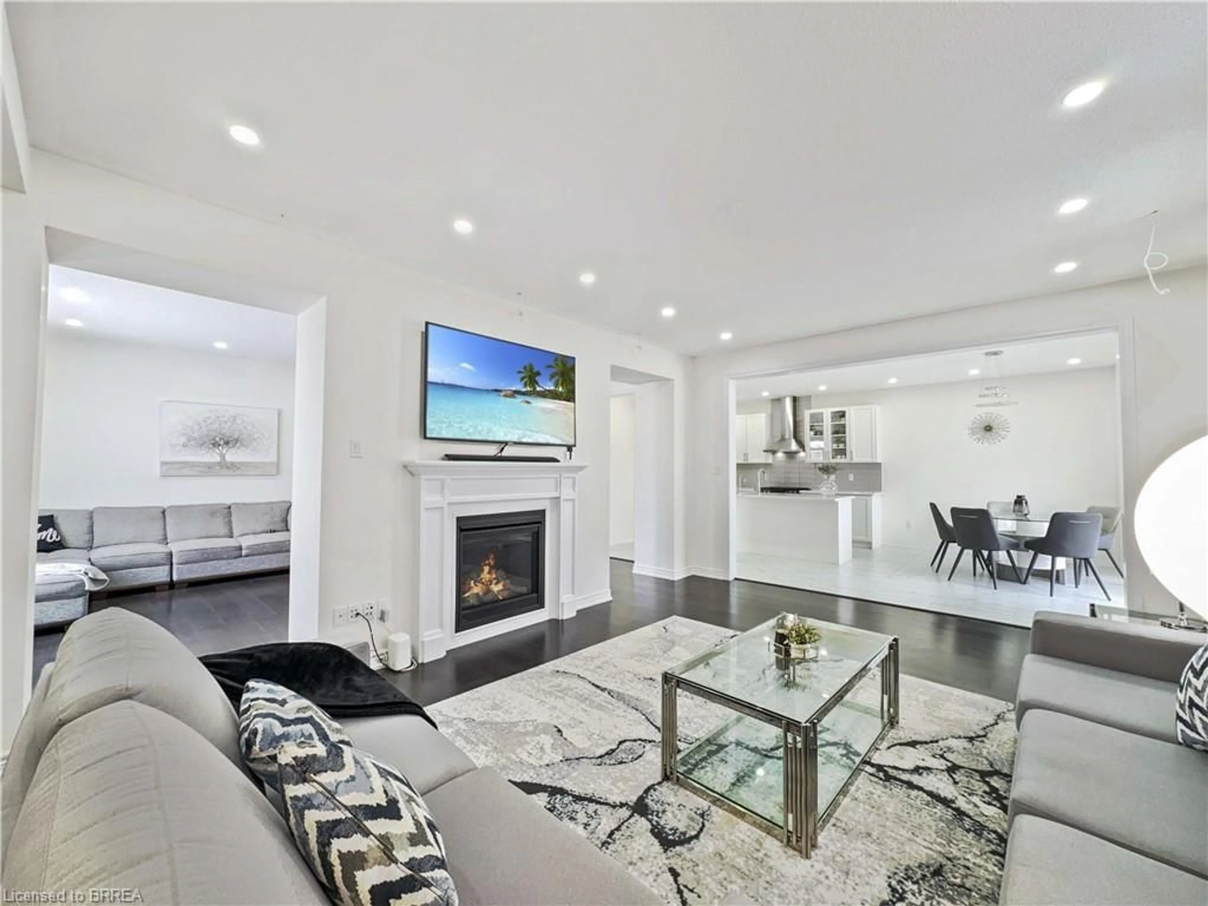 Living room with furniture, unknown for 37 Drake Ave, Paris Ontario N3L 0H9