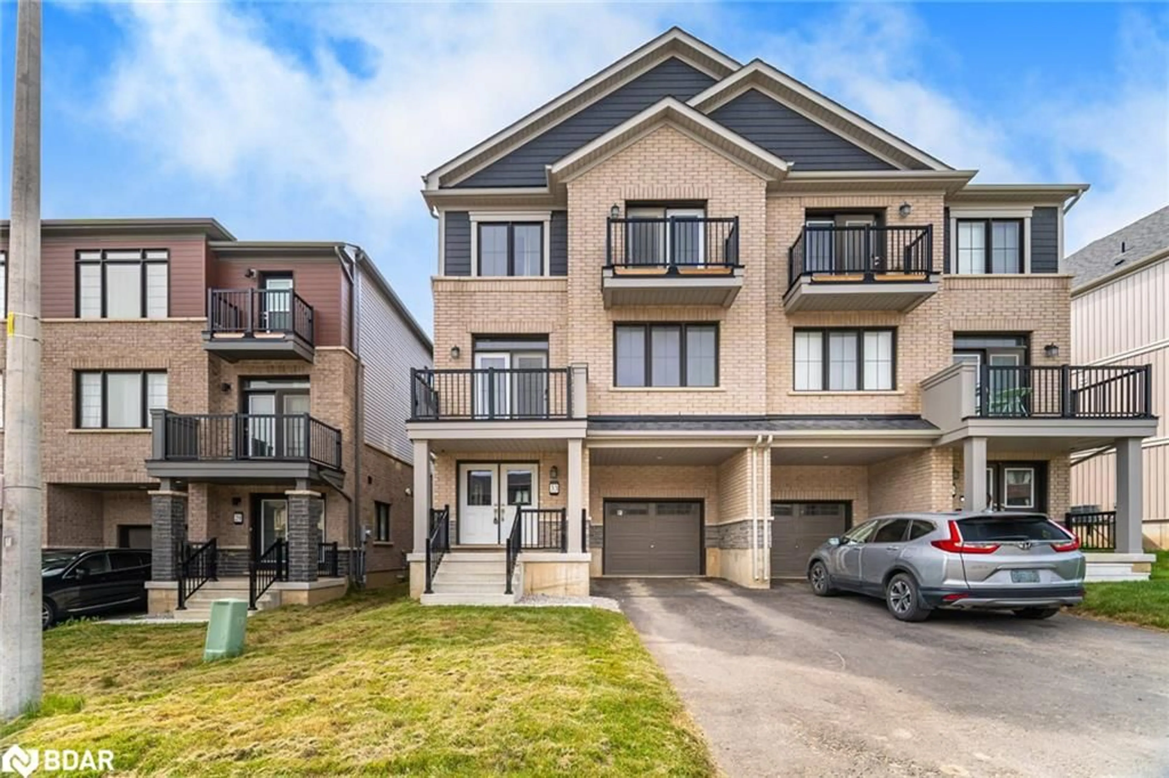 Unknown for 33 Granville Cres, Caledonia Ontario N3W 0J5