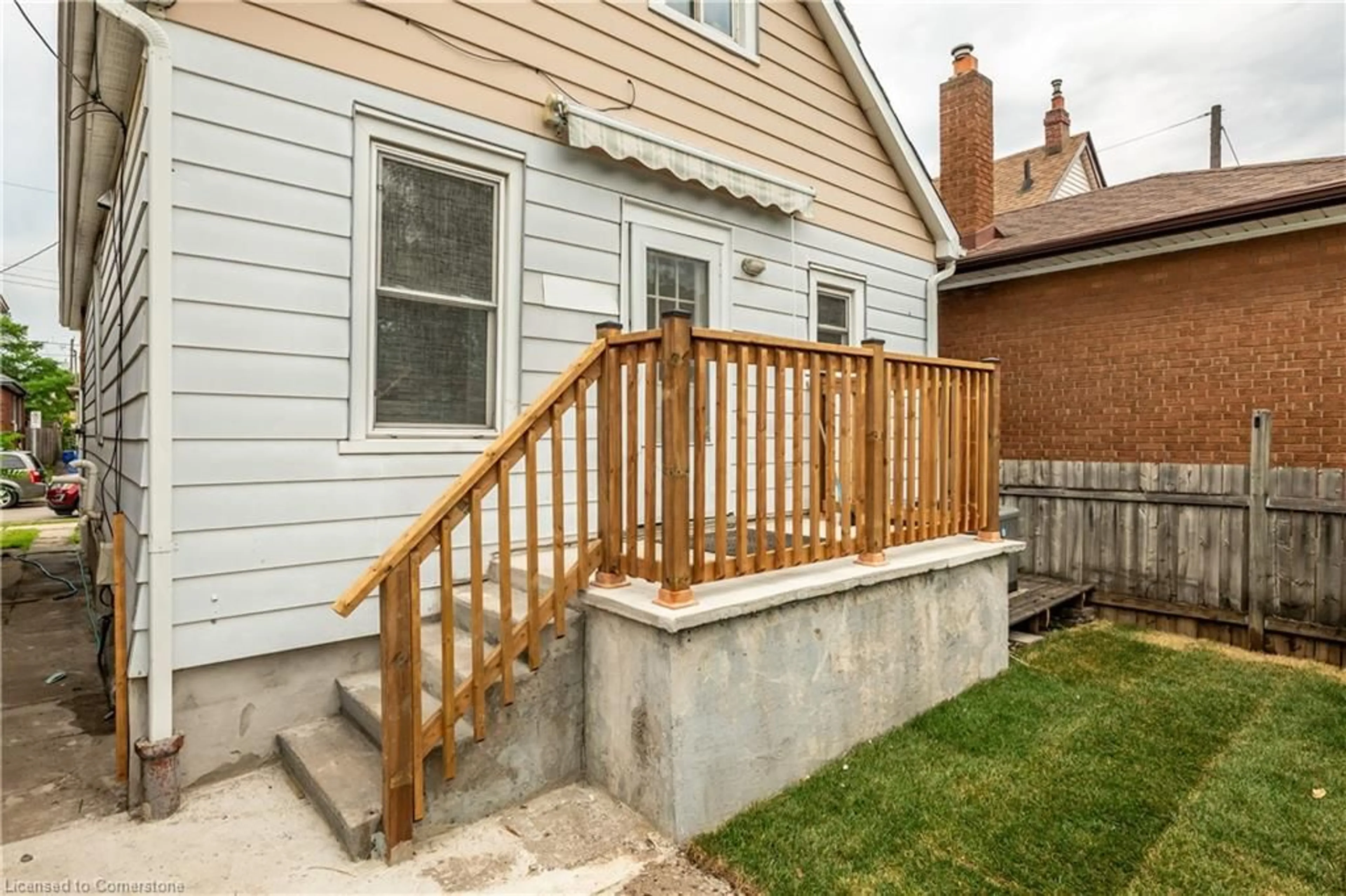 Patio, street for 390 Paling Ave, Hamilton Ontario L8H 5K2