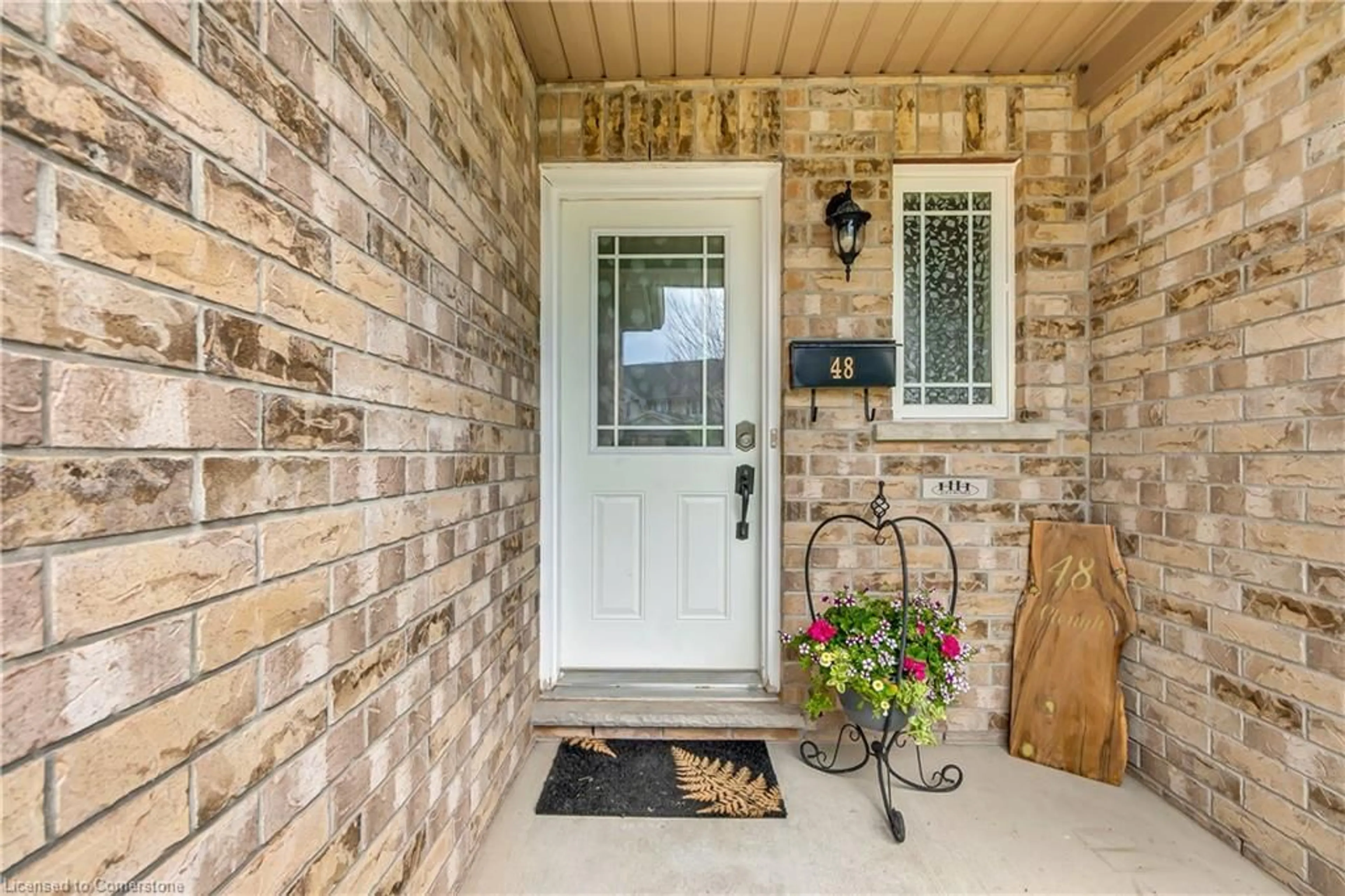Indoor entryway for 48 Clough Cres, Guelph Ontario N1L 0G1