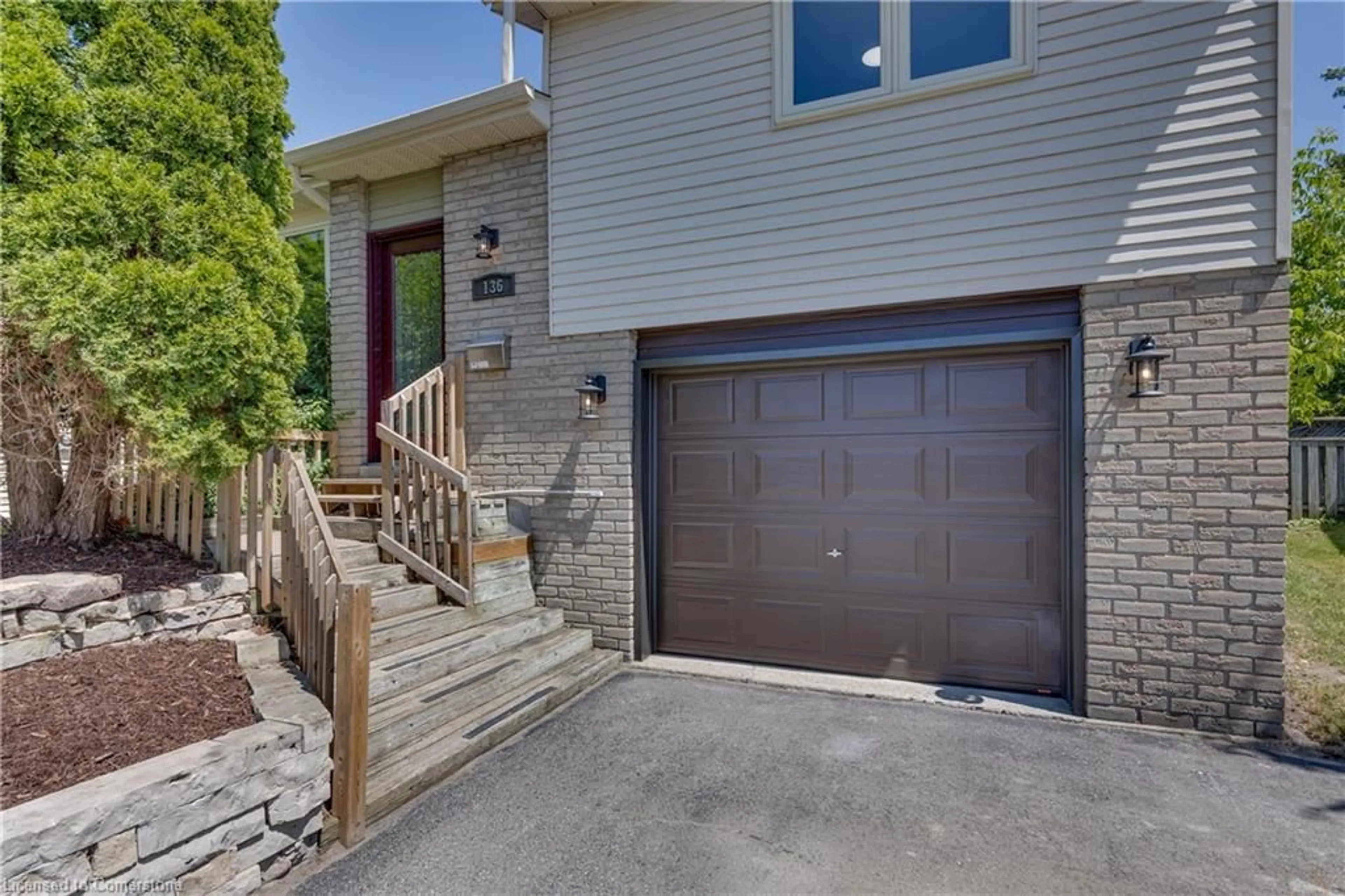 Home with brick exterior material, street for 136 Hickling Trail, Barrie Ontario L4M 5T6