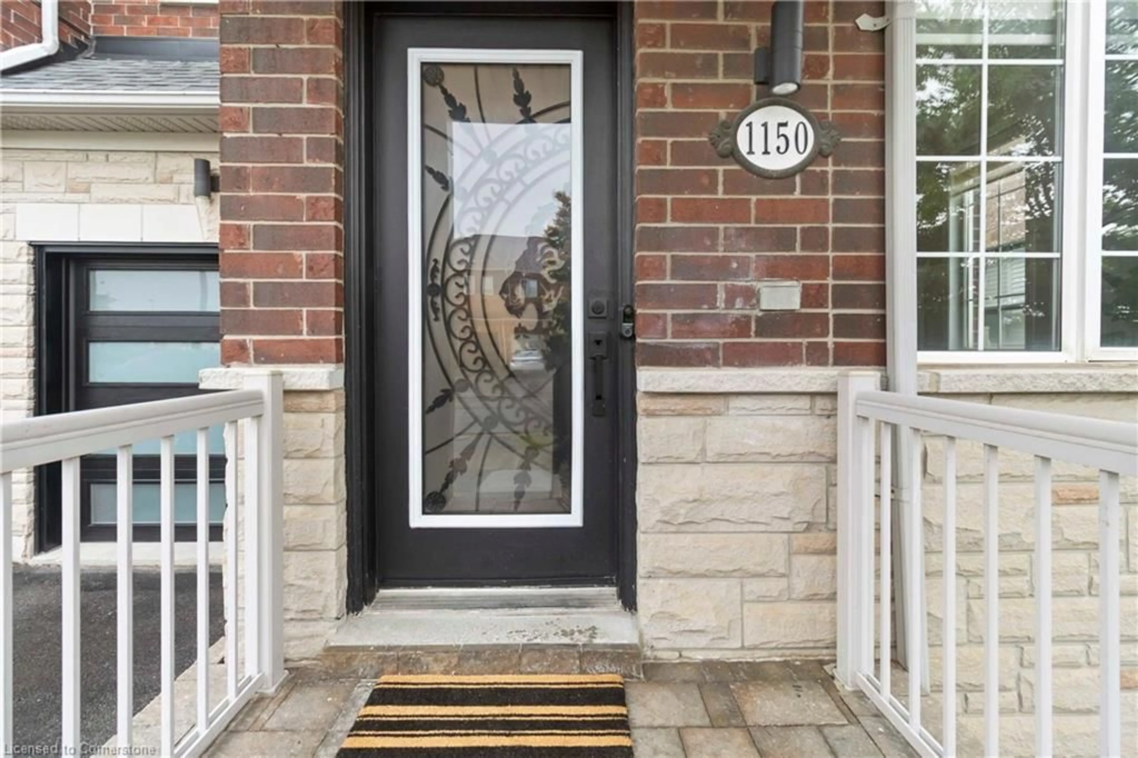 Indoor entryway for 1150 Charlton Way, Milton Ontario L9T 5Y8