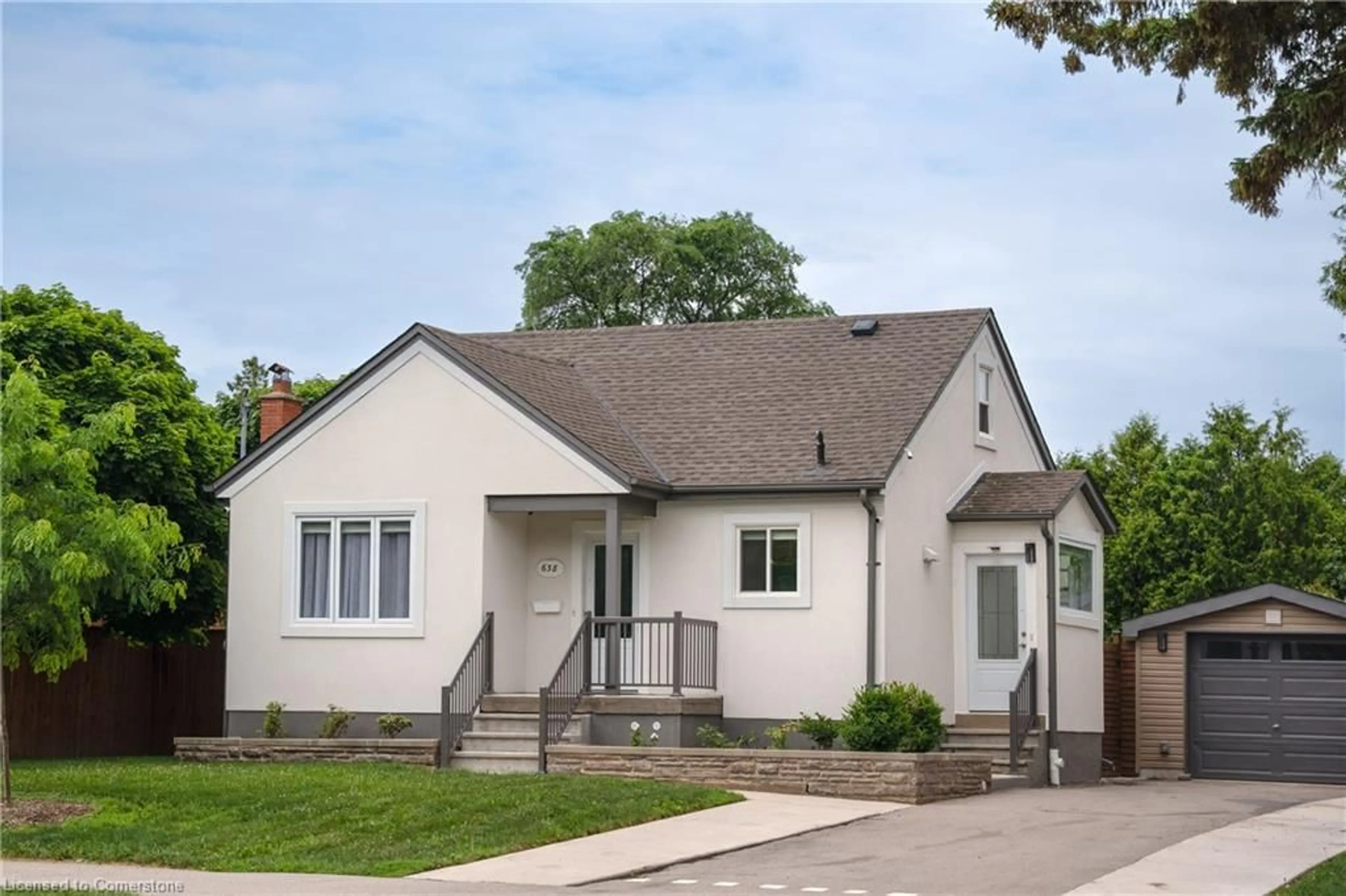 Home with vinyl exterior material, street for 638 Franklin Blvd, Cambridge Ontario N1R 5Y6