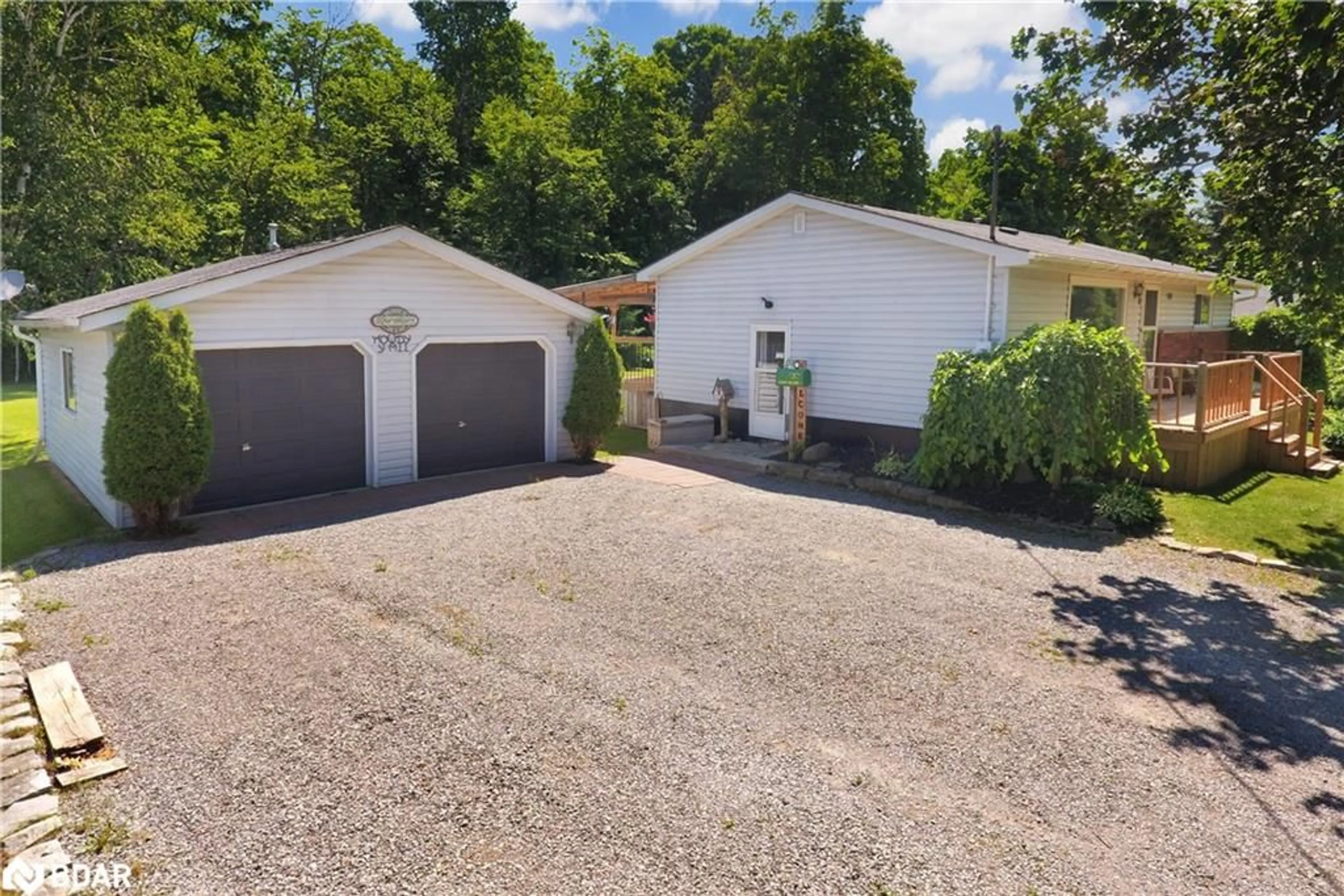 A pic from outside/outdoor area/front of a property/back of a property/a pic from drone, street for 949 Hutchison Dr, Fraserville Ontario K0L 1V0
