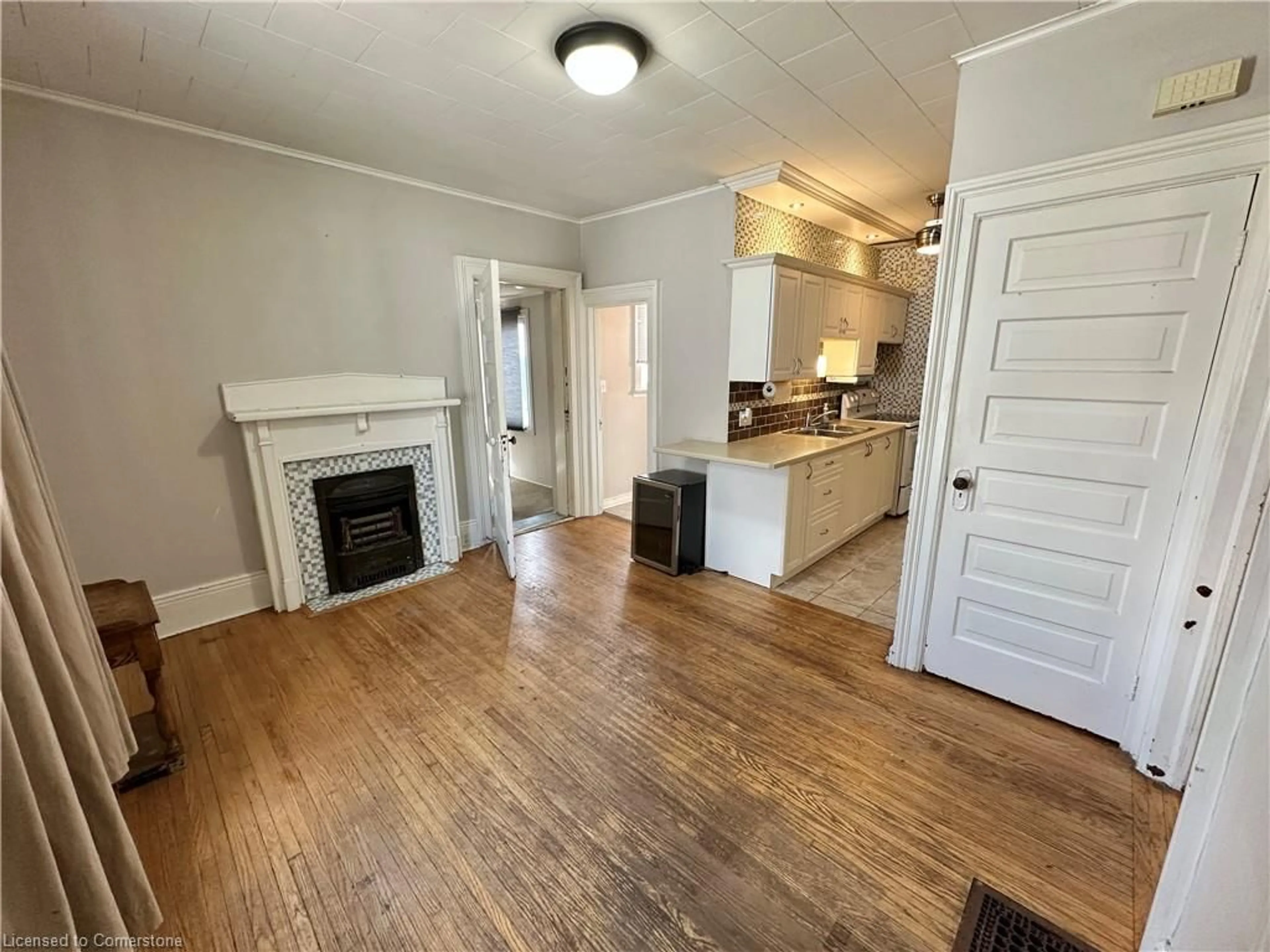 A pic of a room for 19 Brighton Ave, Brantford Ontario N3S 1V6