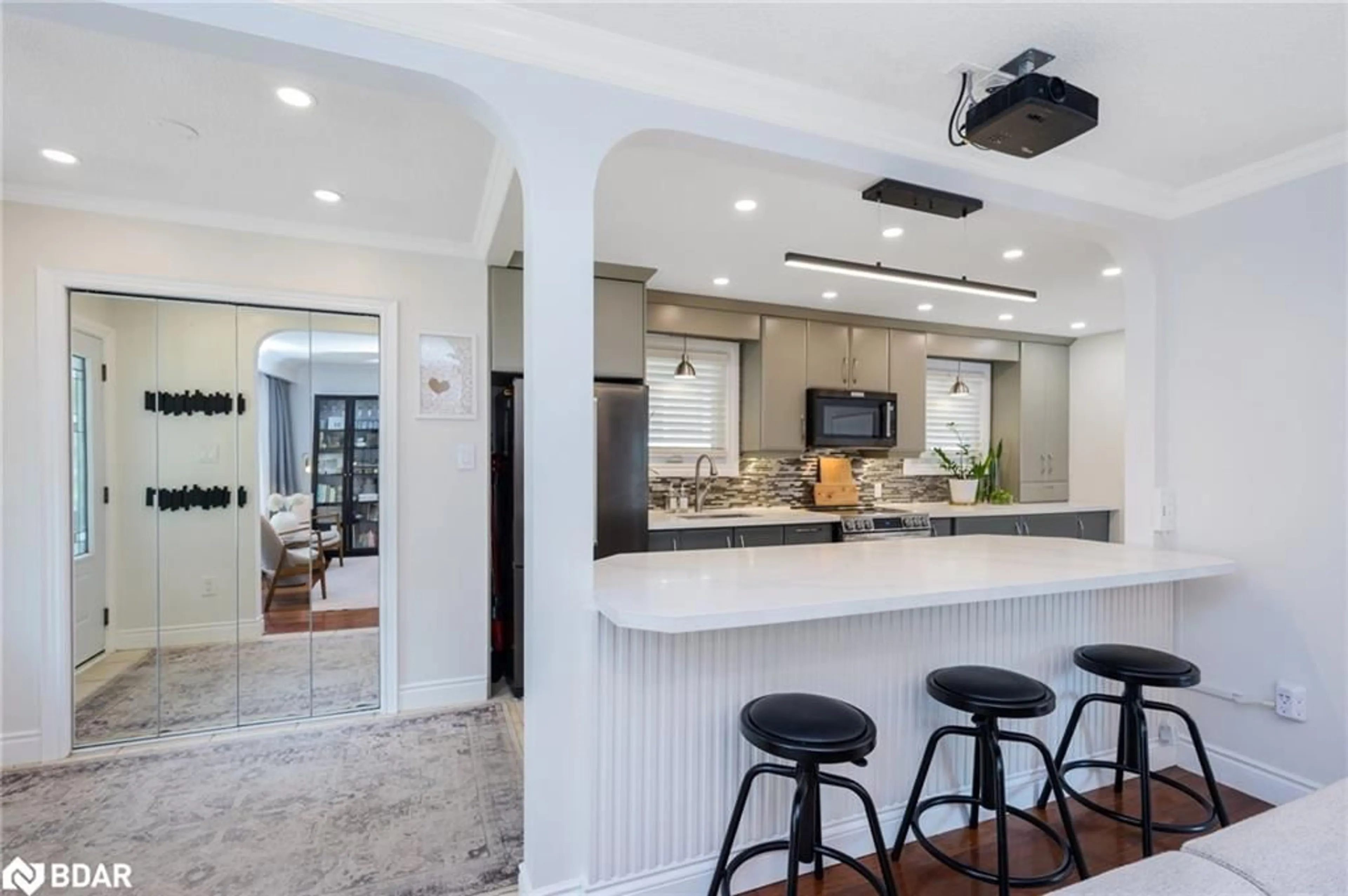 Open concept kitchen, ceramic/tile floor for 2520 Brasilia Cir, Mississauga Ontario L5N 2G1