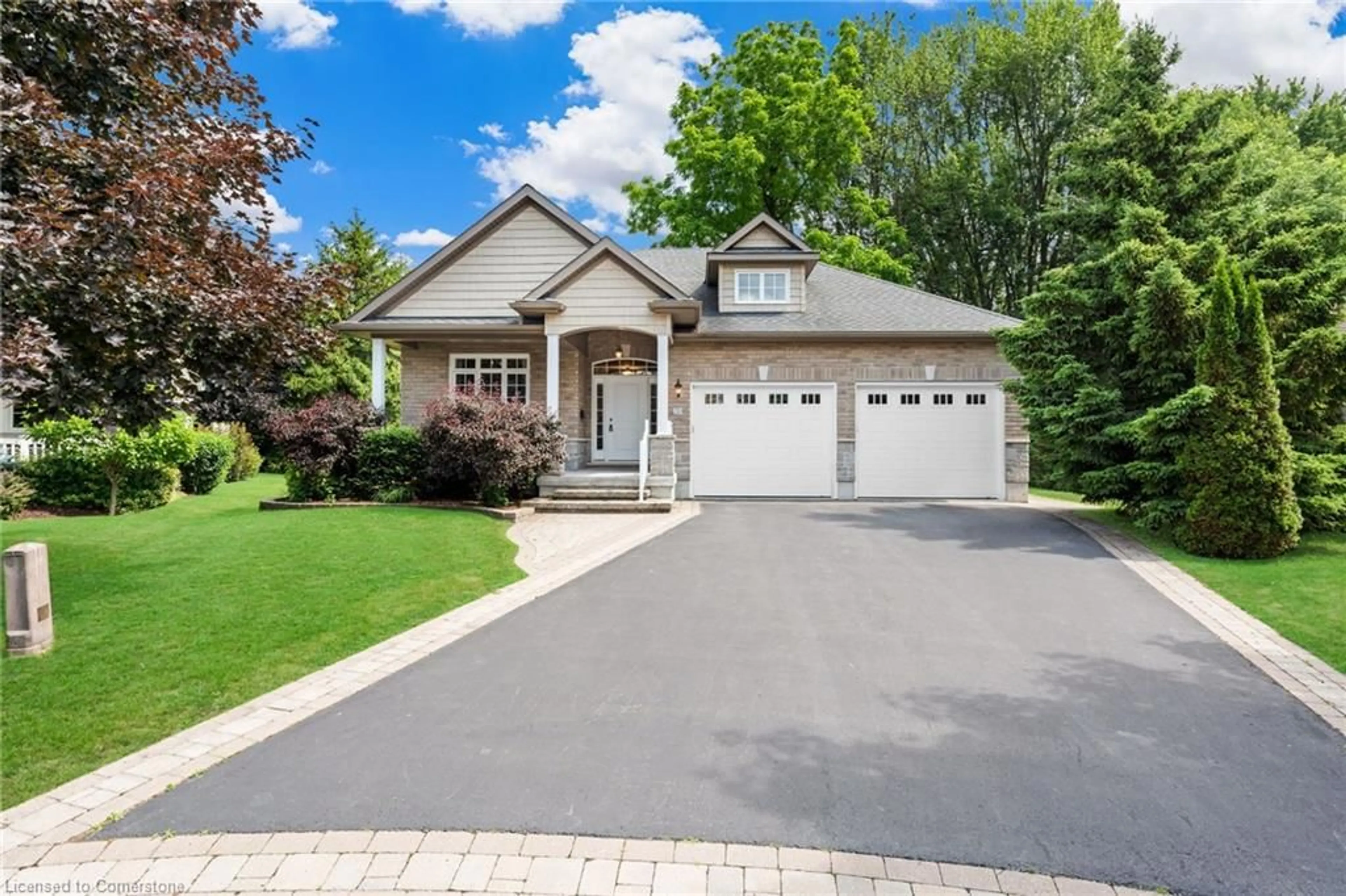 Home with vinyl exterior material, street for 28 Maplewood Crt, Dunnville Ontario N1A 3G8