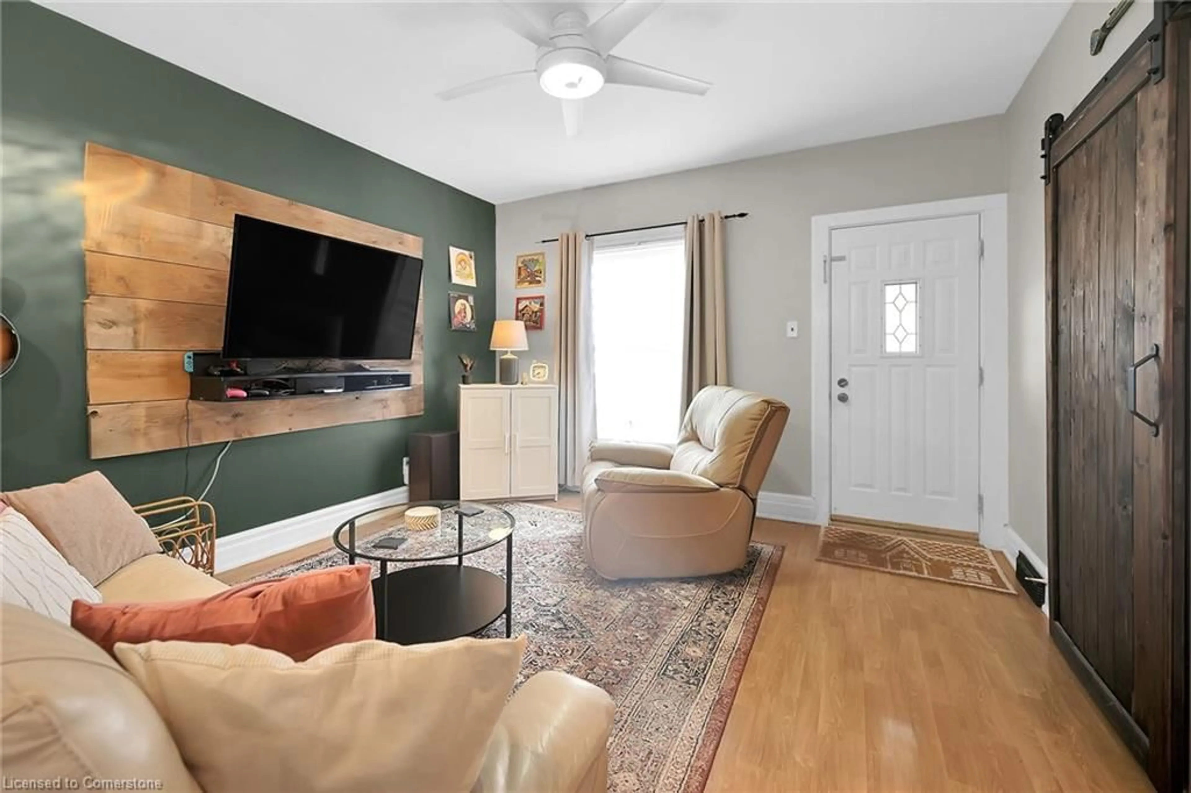 Living room with furniture, unknown for 149 Kensington Ave, Hamilton Ontario L8L 7N4