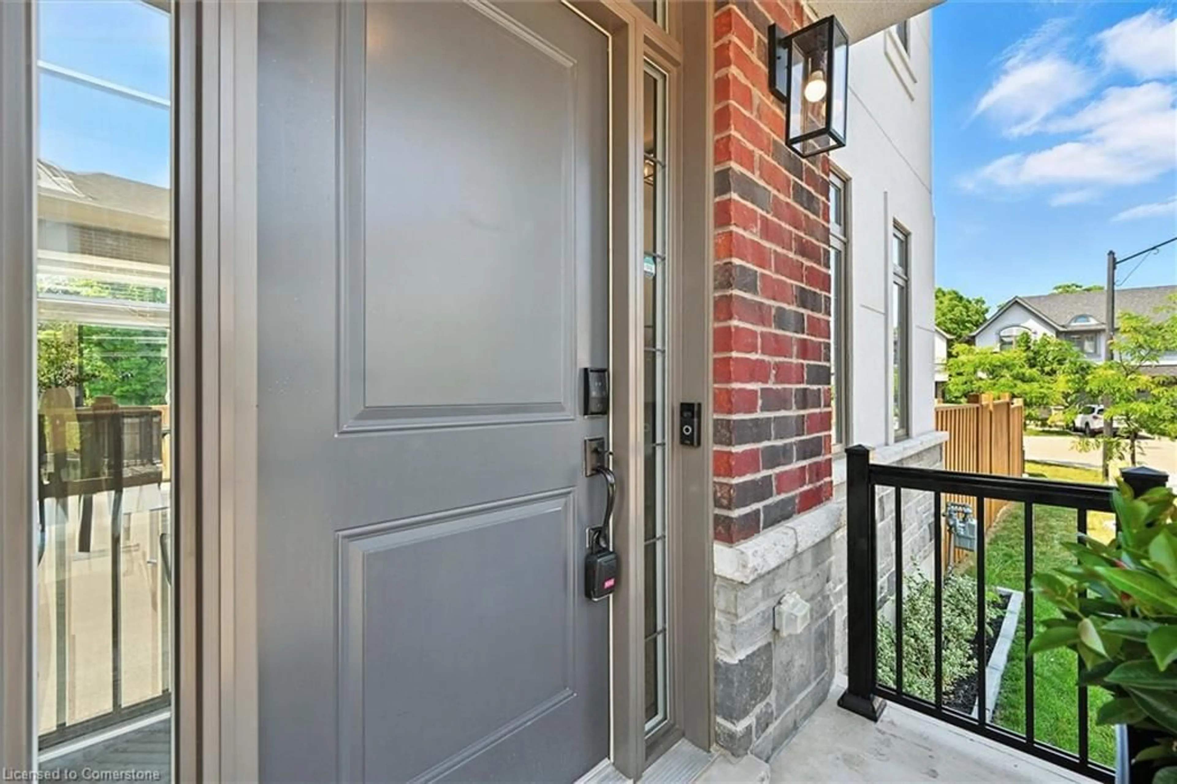 Indoor entryway for 4297 East Ave #22, Beamsville Ontario L3J 0R2