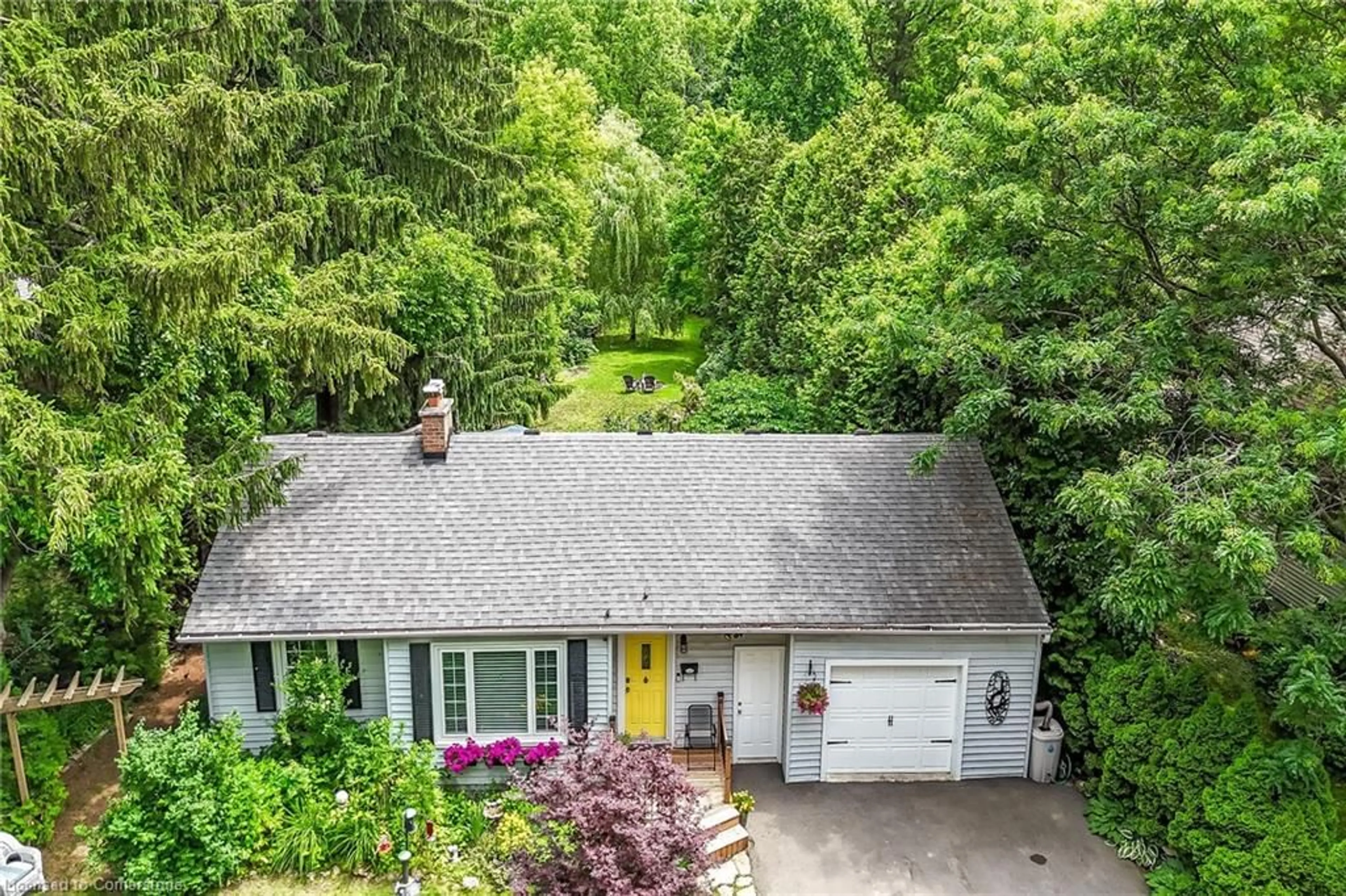 A pic from outside/outdoor area/front of a property/back of a property/a pic from drone, unknown for 388 Moxley Rd, Dundas Ontario L9H 5L5