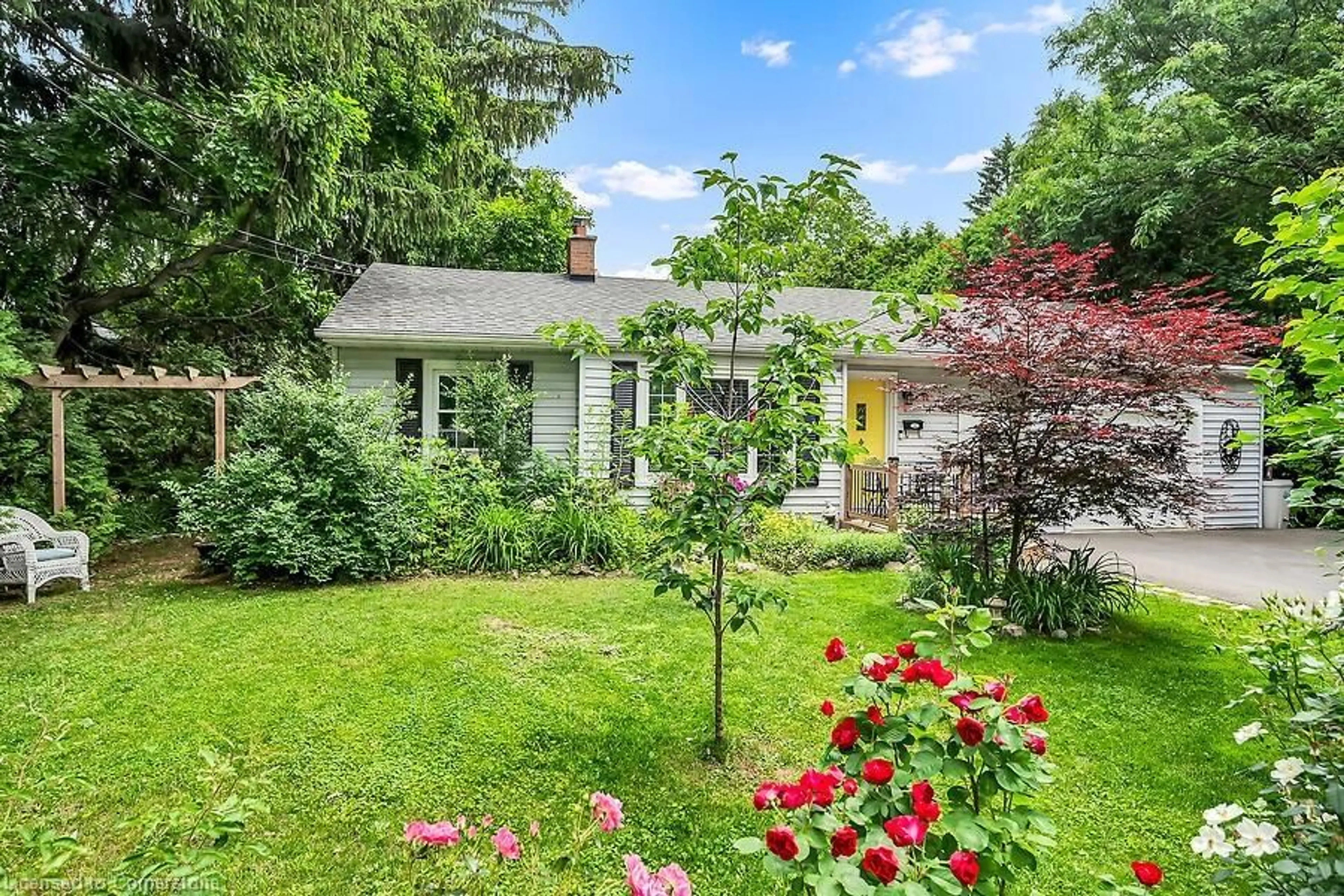 A pic from outside/outdoor area/front of a property/back of a property/a pic from drone, street for 388 Moxley Rd, Dundas Ontario L9H 5L5