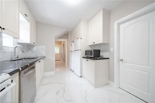 Additional property image - 1111 King St