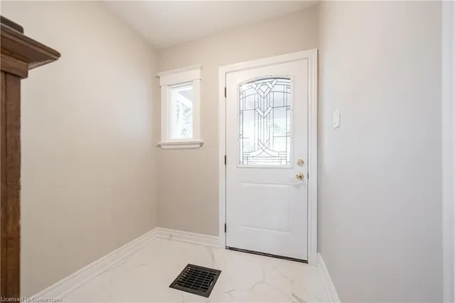 Additional property image - 1111 King St