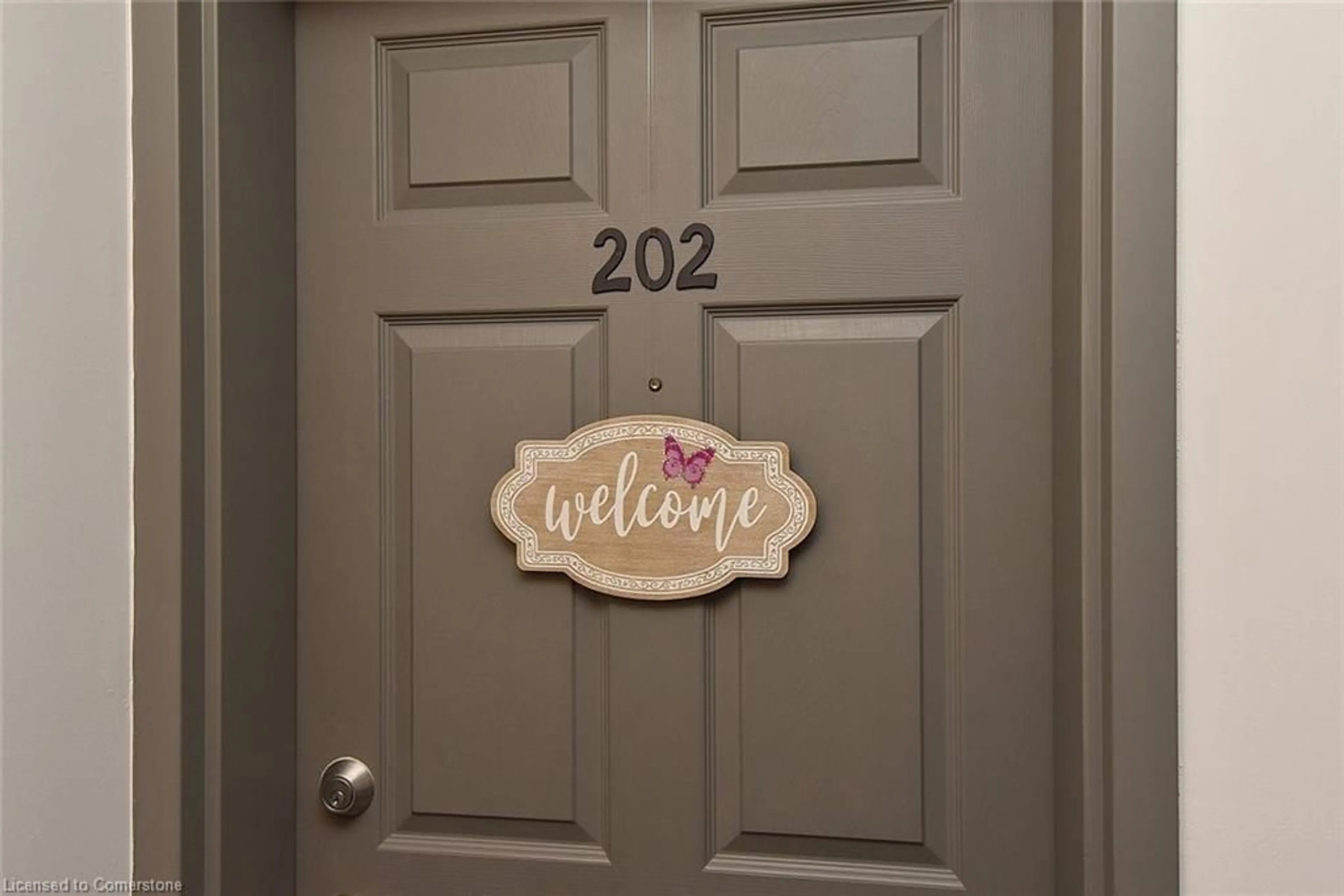 Indoor entryway for 1411 Walker's Line #202, Burlington Ontario L7M 4P5