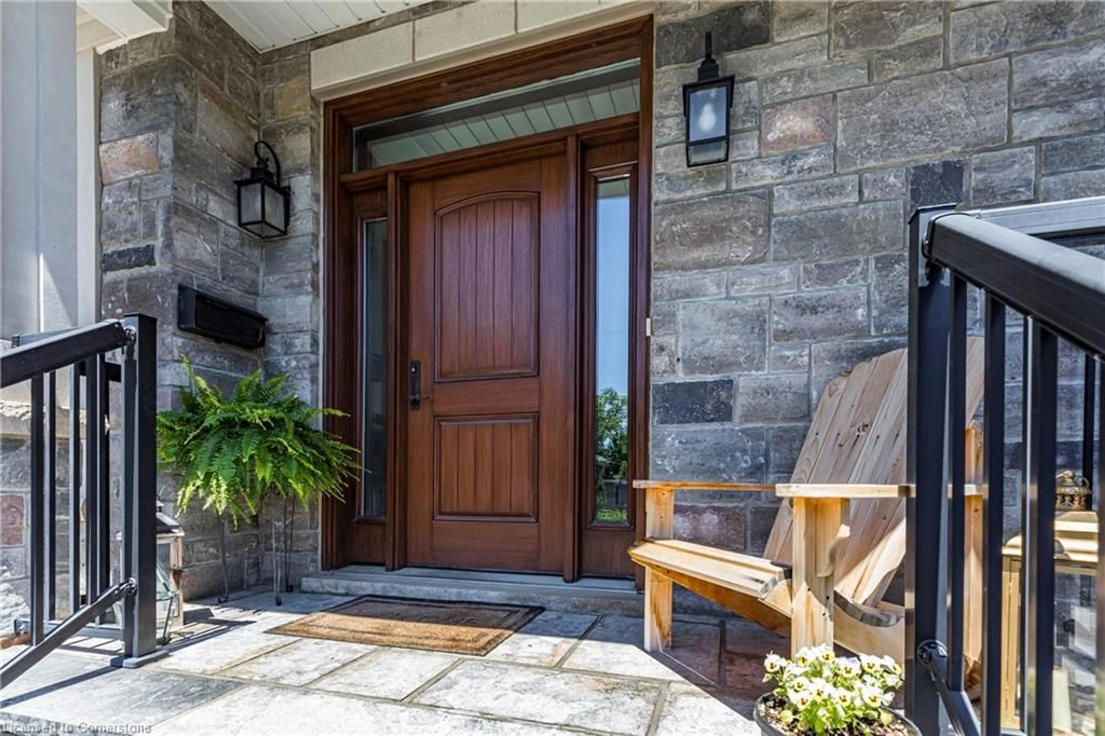 Indoor entryway for 67 Alma St, Dundas Ontario L9H 2E3