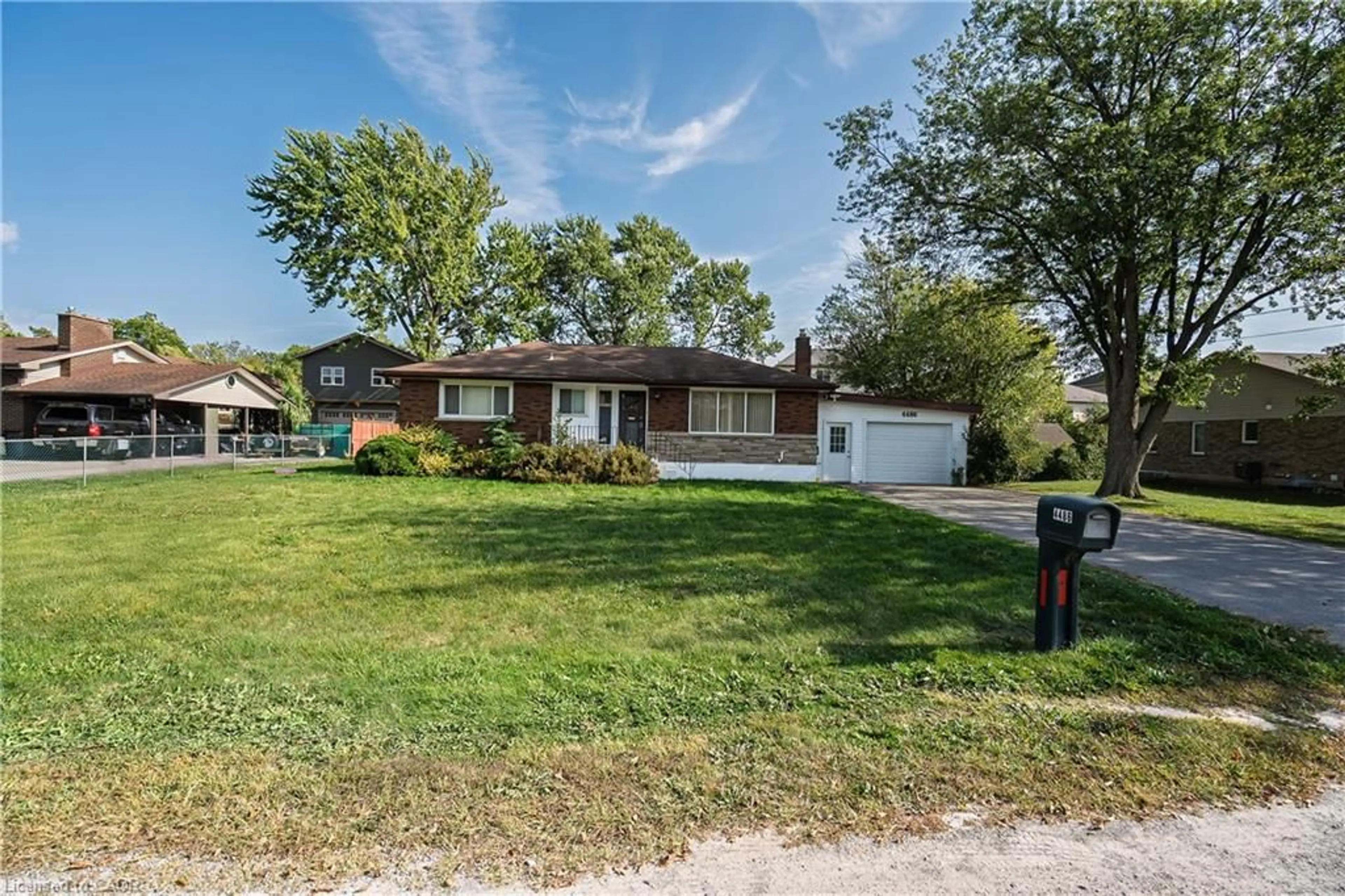 A pic from outside/outdoor area/front of a property/back of a property/a pic from drone, street for 4486 Lyons Creek Rd, Niagara Falls Ontario L2G 0L3