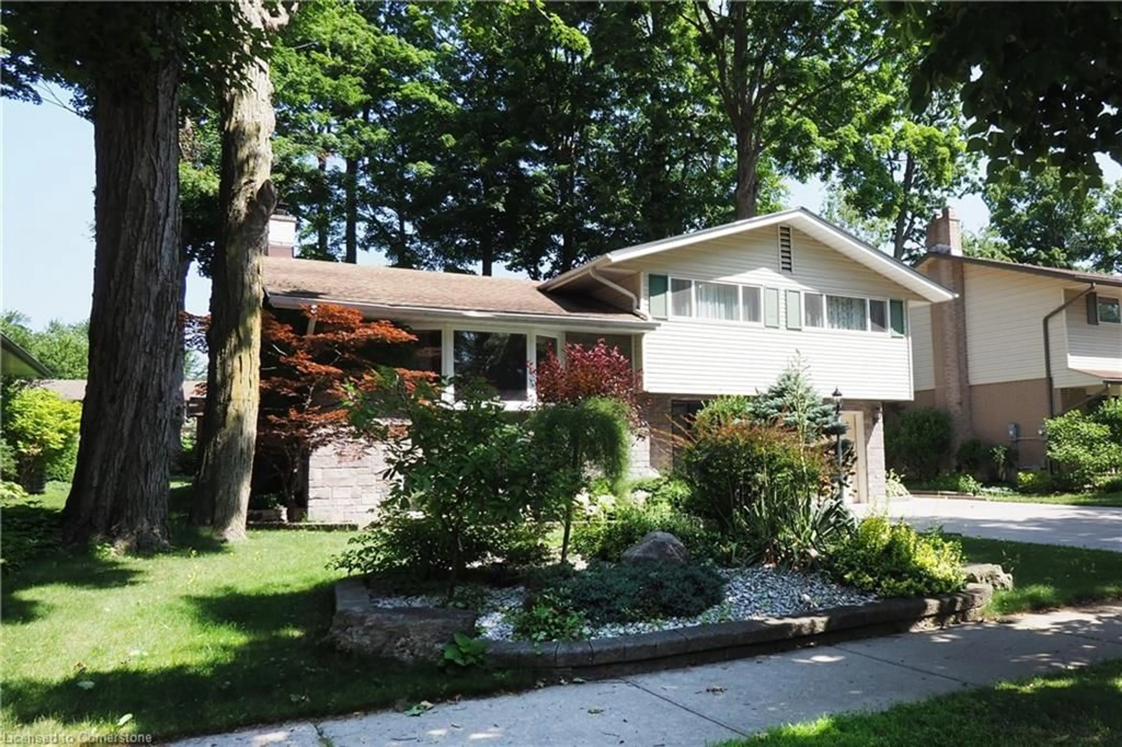 Home with vinyl exterior material, street for 156 Rennie Dr, Kitchener Ontario N2A 1J6
