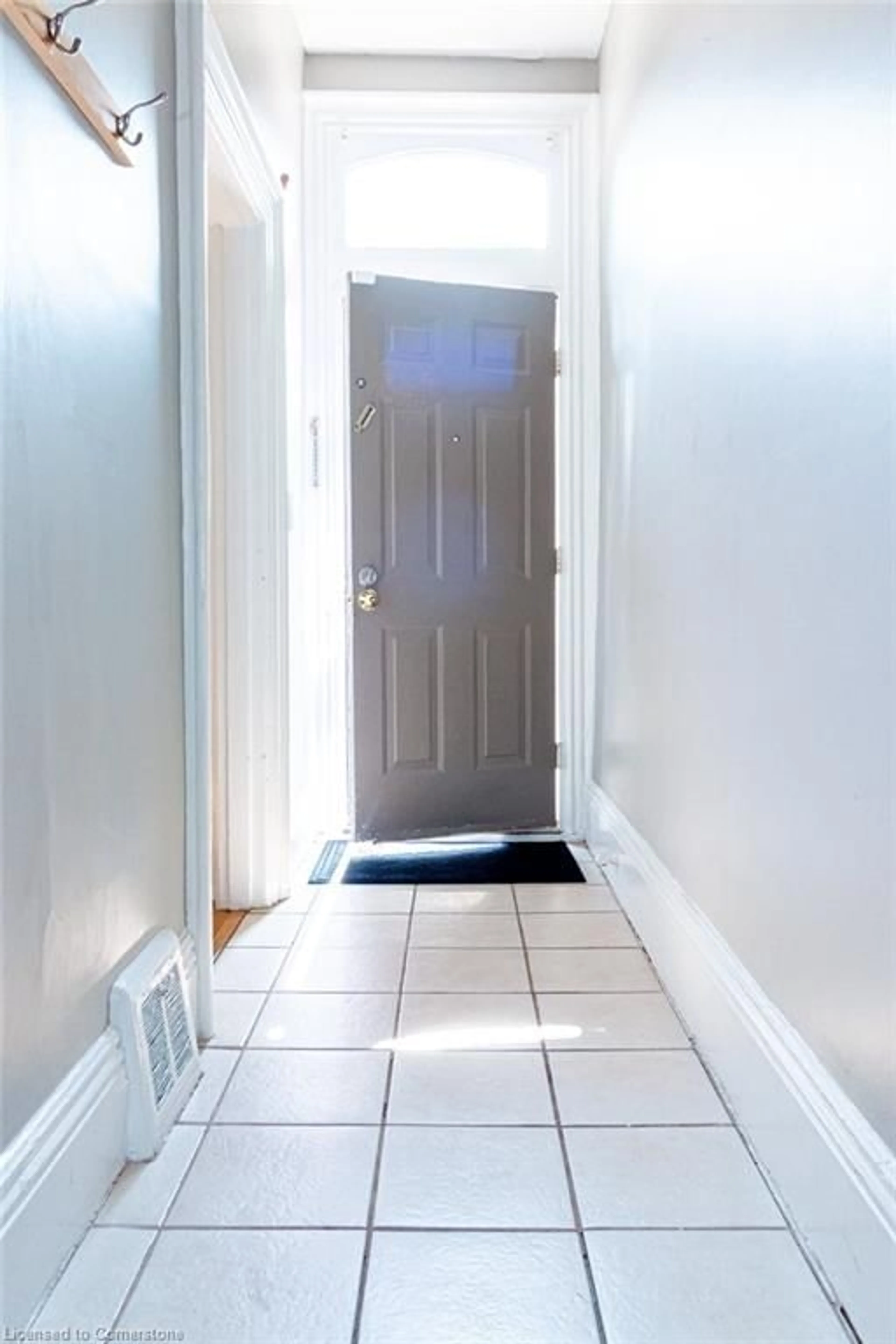 Indoor entryway for 251 West Ave, Hamilton Ontario L8L 5C8