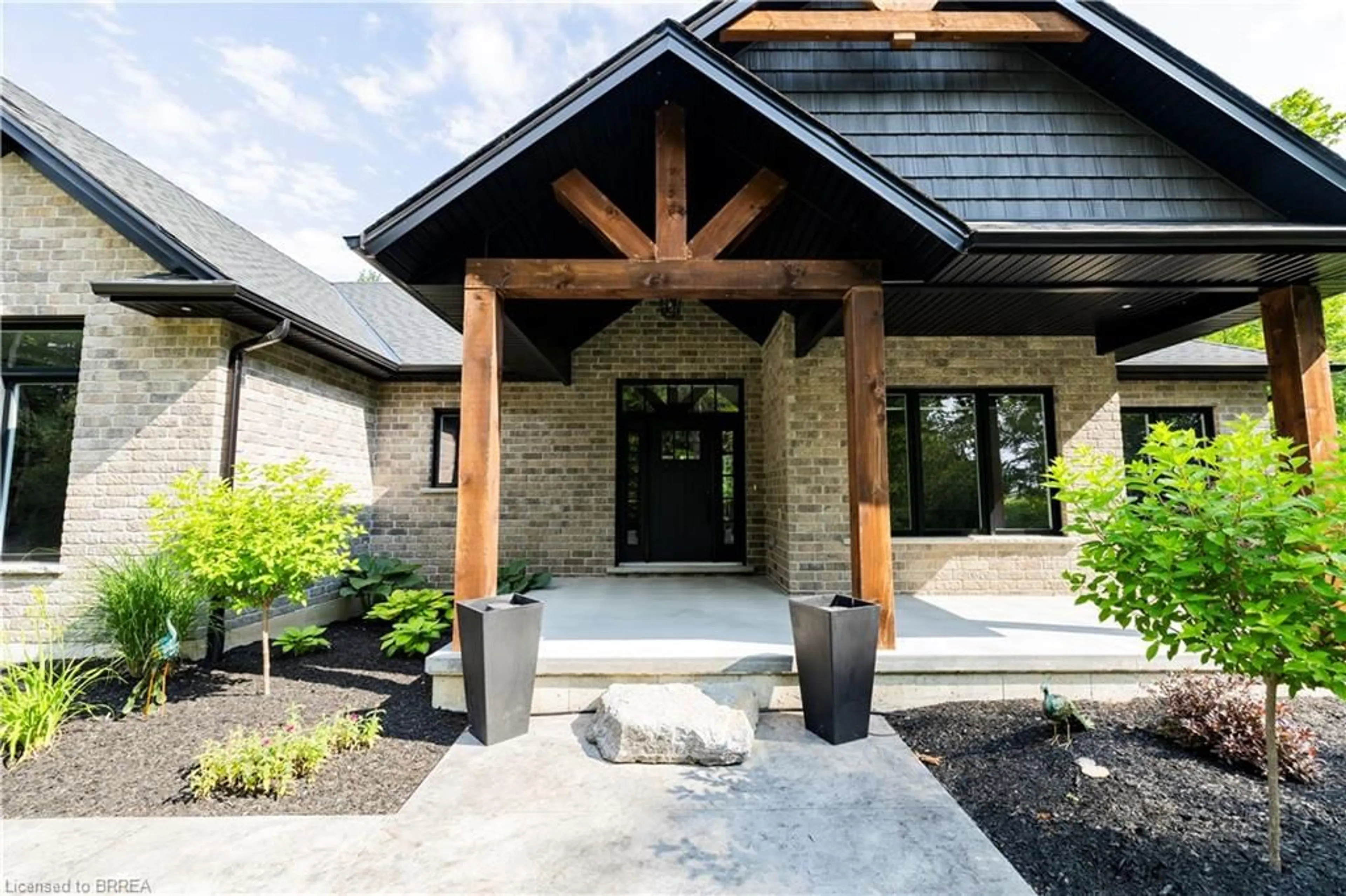 Indoor entryway for 79 Concession 3, Wilsonville Ontario N0E 1Z0