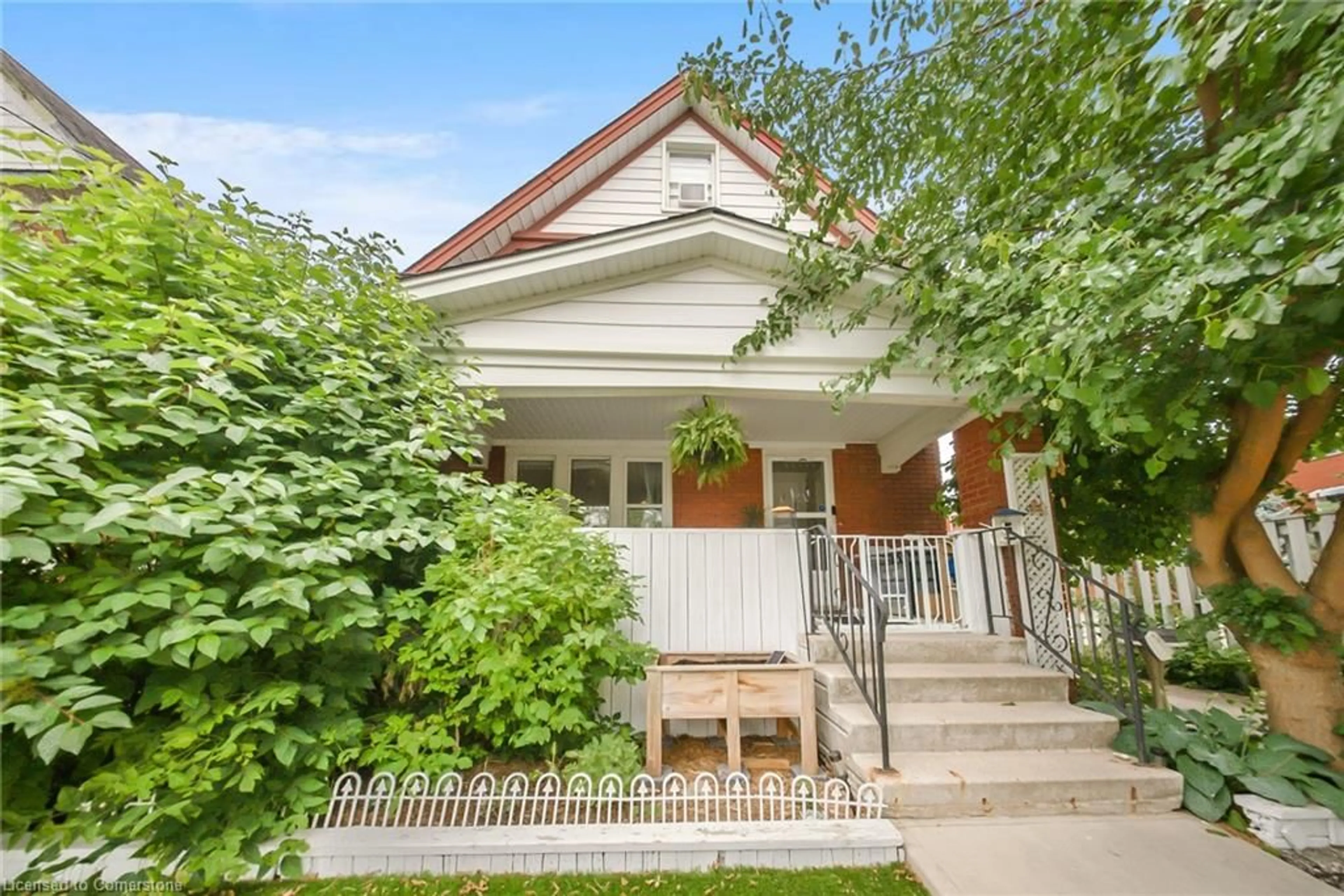 Home with brick exterior material, street for 54 Laurel St, Waterloo Ontario N2J 2H2