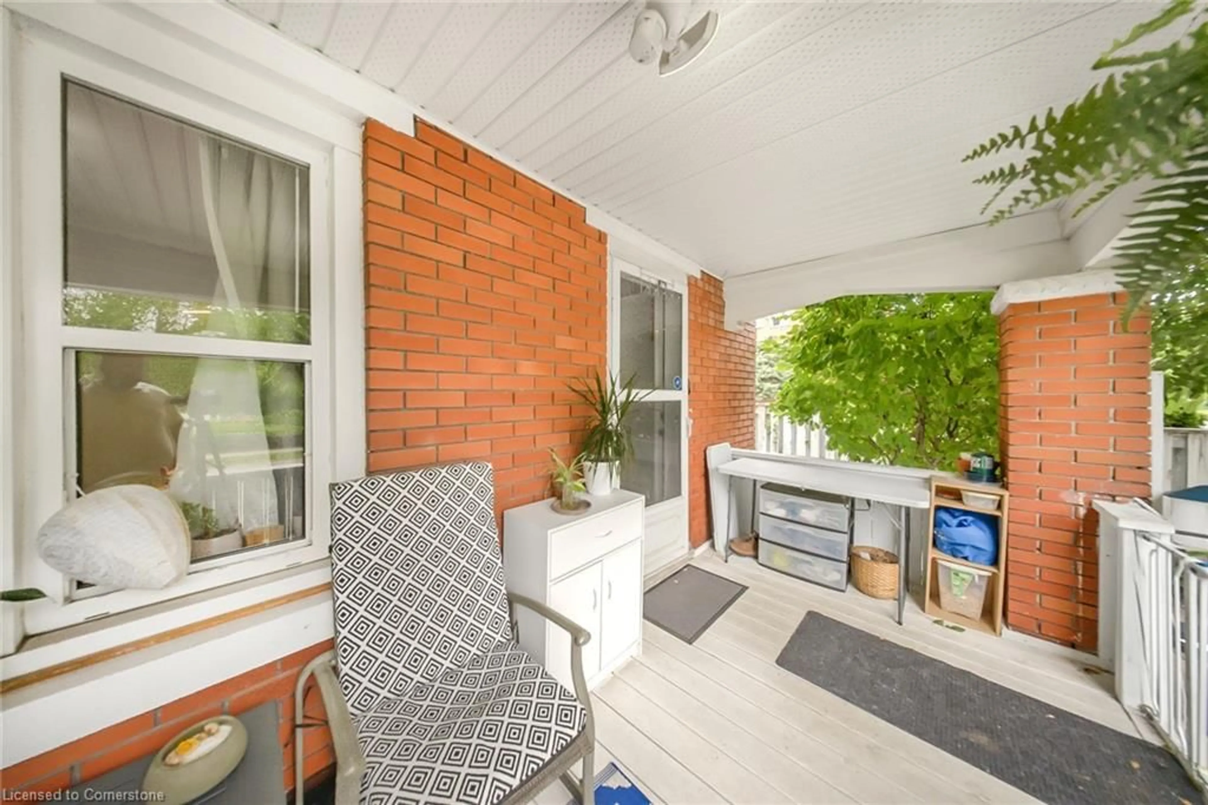 Patio, street for 54 Laurel St, Waterloo Ontario N2J 2H2