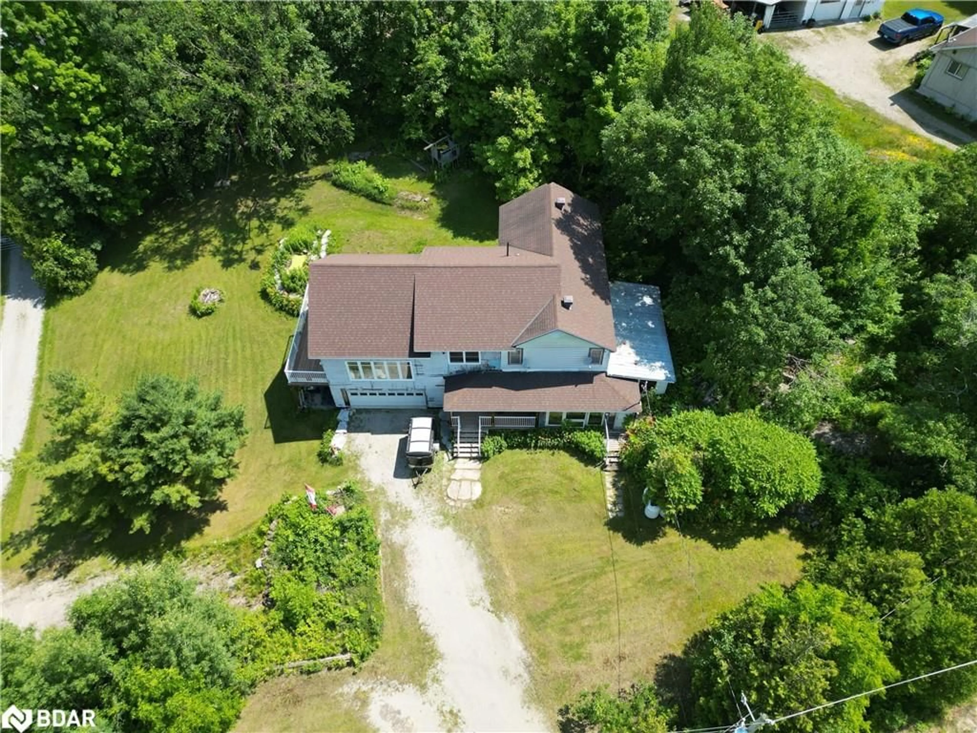 A pic from outside/outdoor area/front of a property/back of a property/a pic from drone, unknown for 1894 Henrys Landing Landng, Coldwater Ontario L0K 1E0