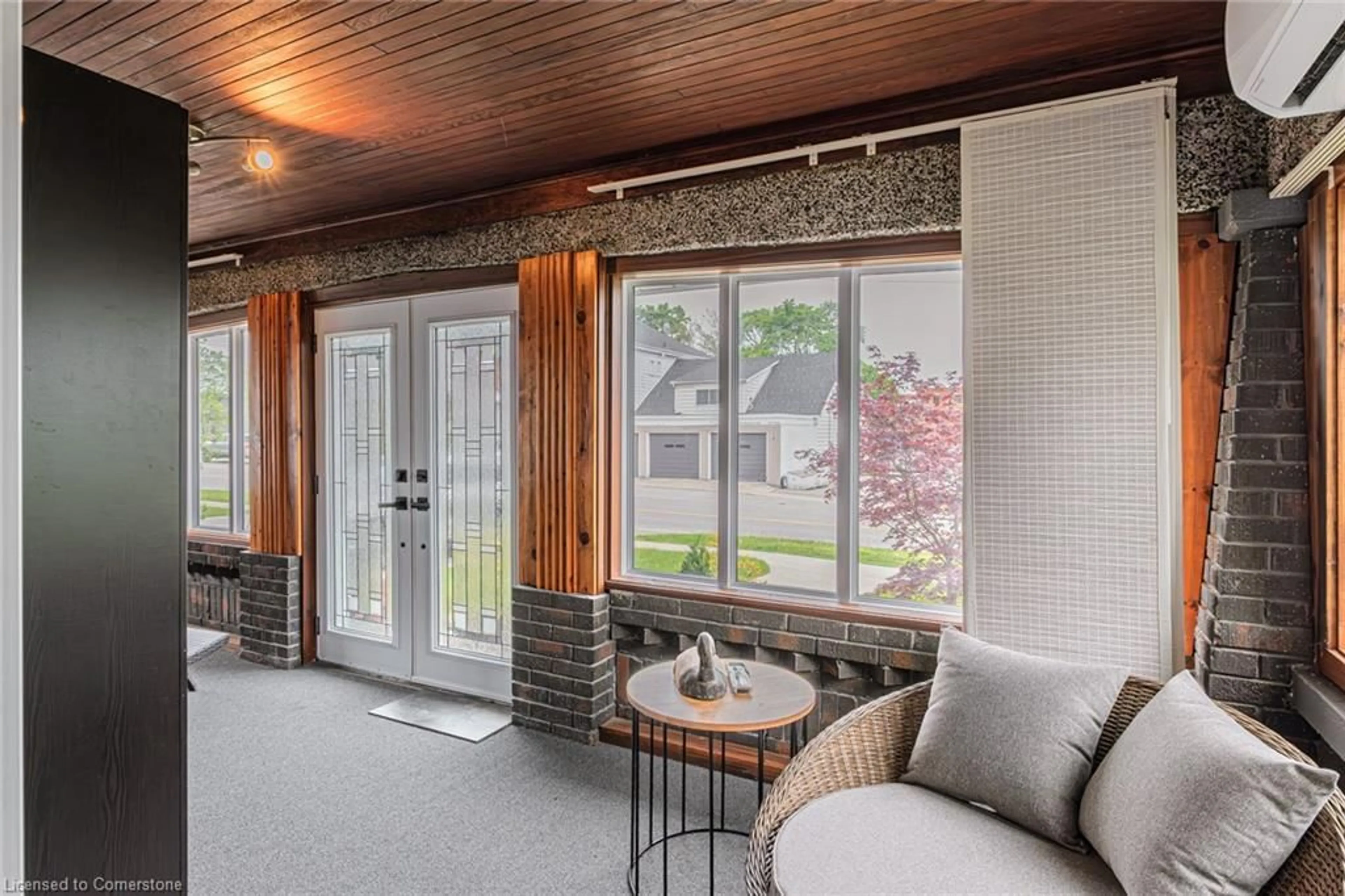 Indoor entryway for 101 Talbot Rd, Delhi Ontario N4B 1Z7