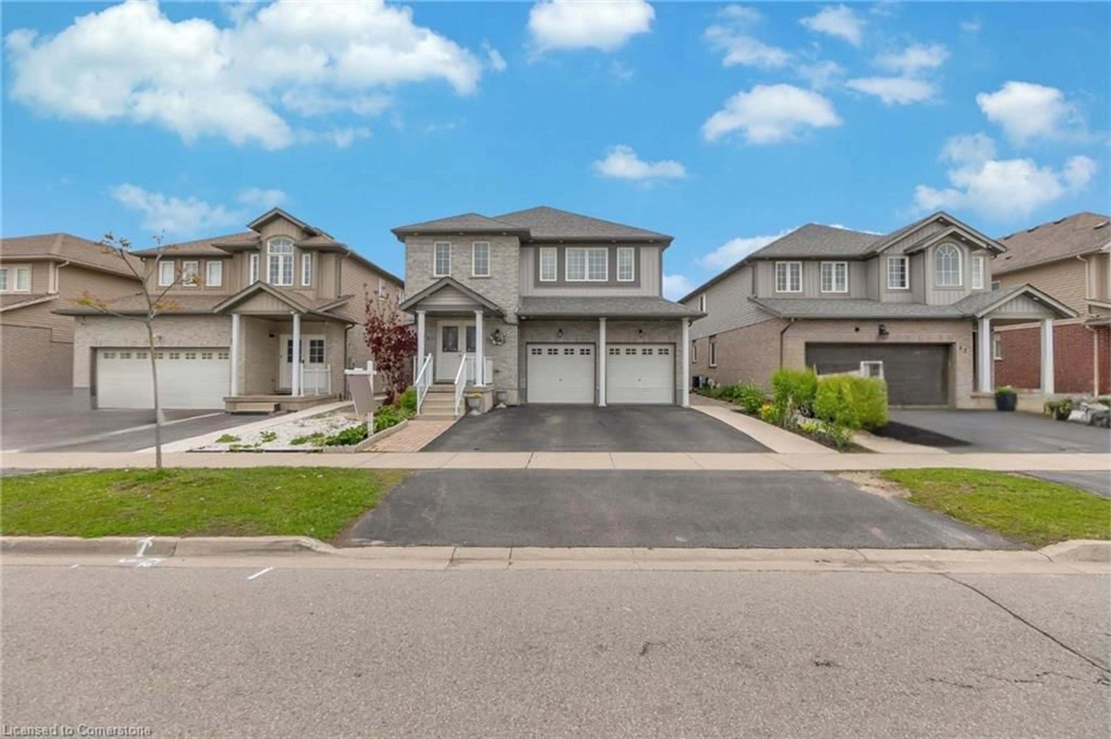 Home with vinyl exterior material, street for 46 Woodbine Ave, Kitchener Ontario N2R 1V1