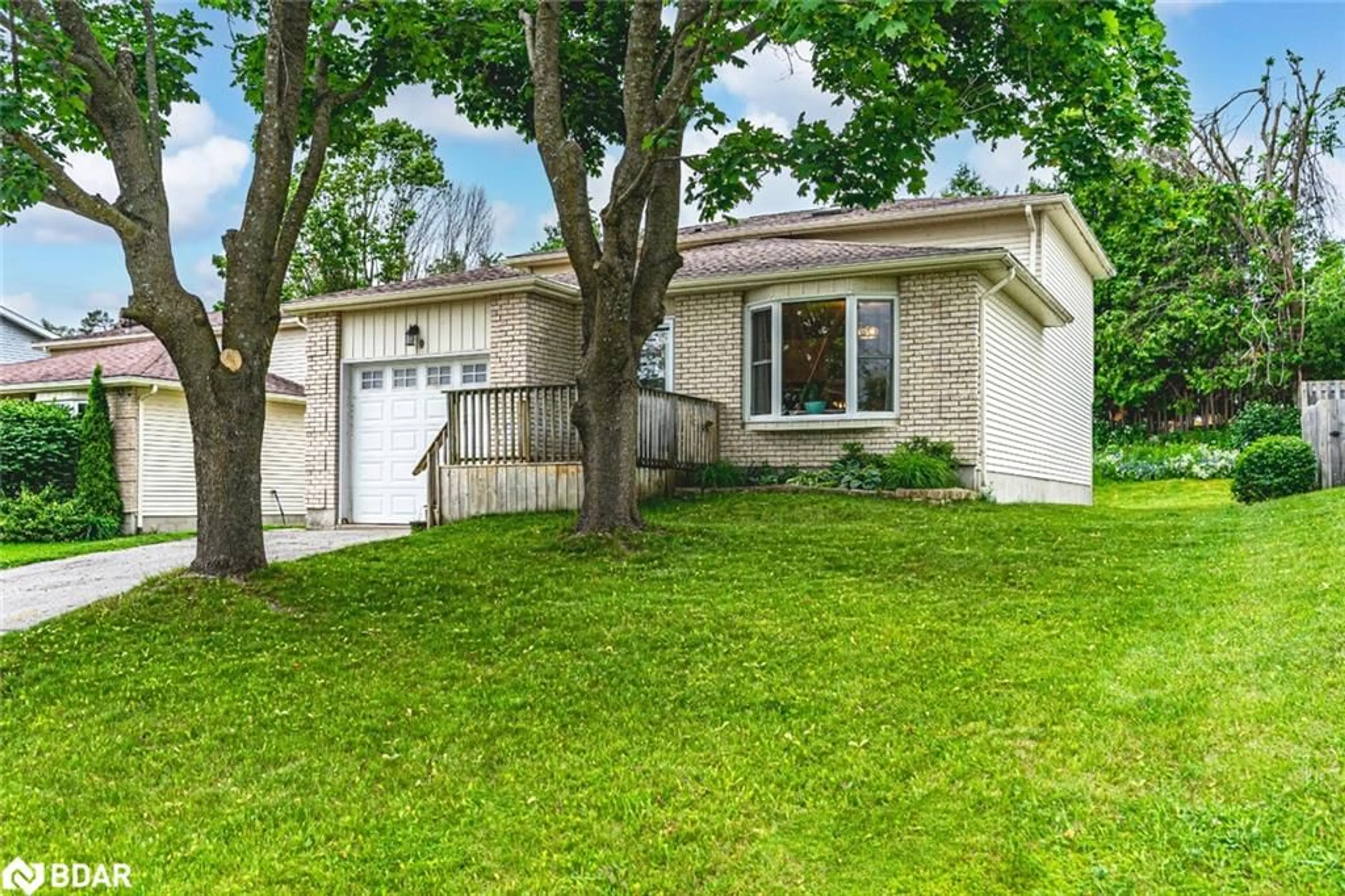 Unknown for 29 First Street, Orillia Ontario L3V 4A8