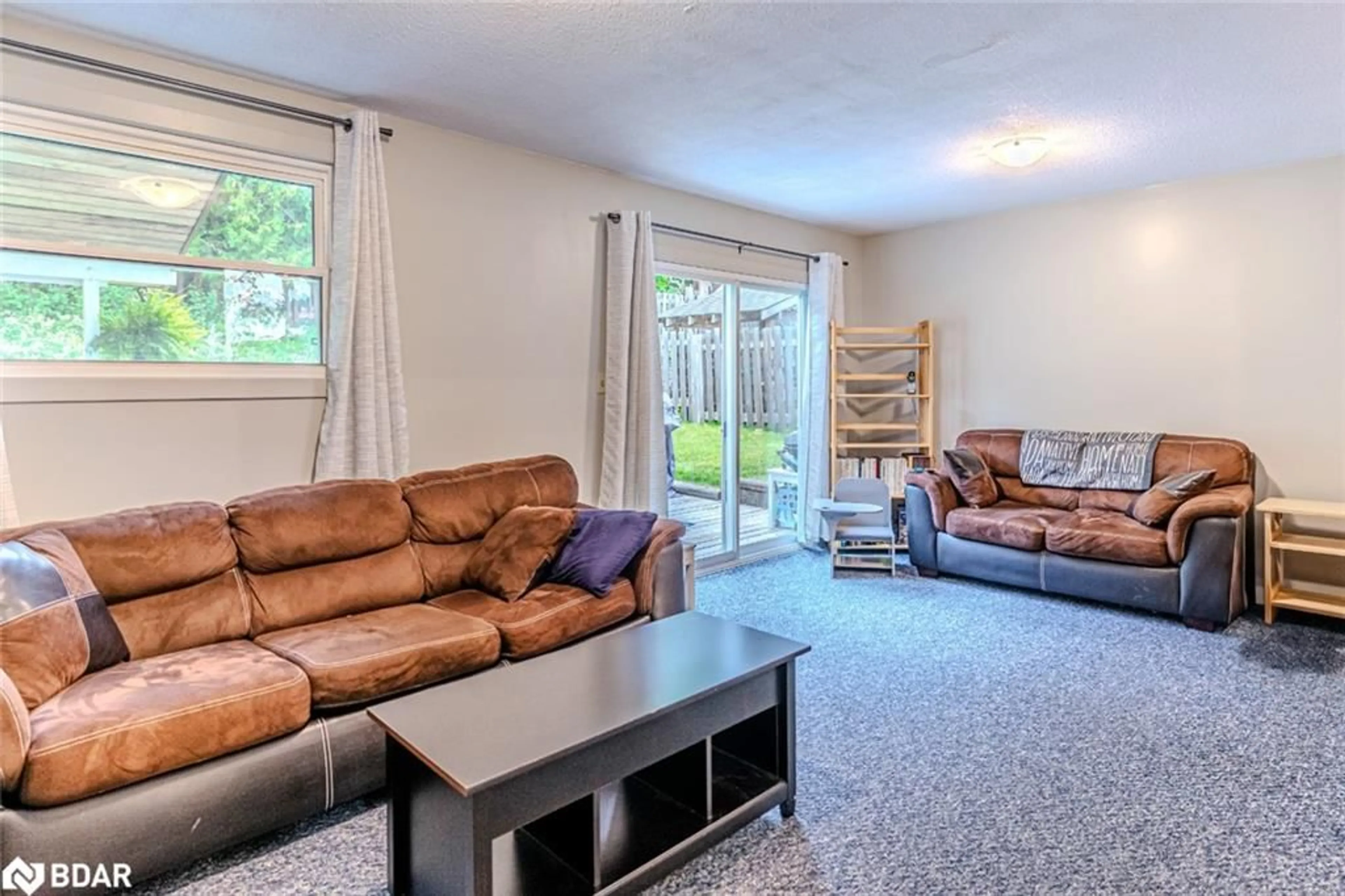 Living room with furniture, unknown for 29 First Street, Orillia Ontario L3V 4A8
