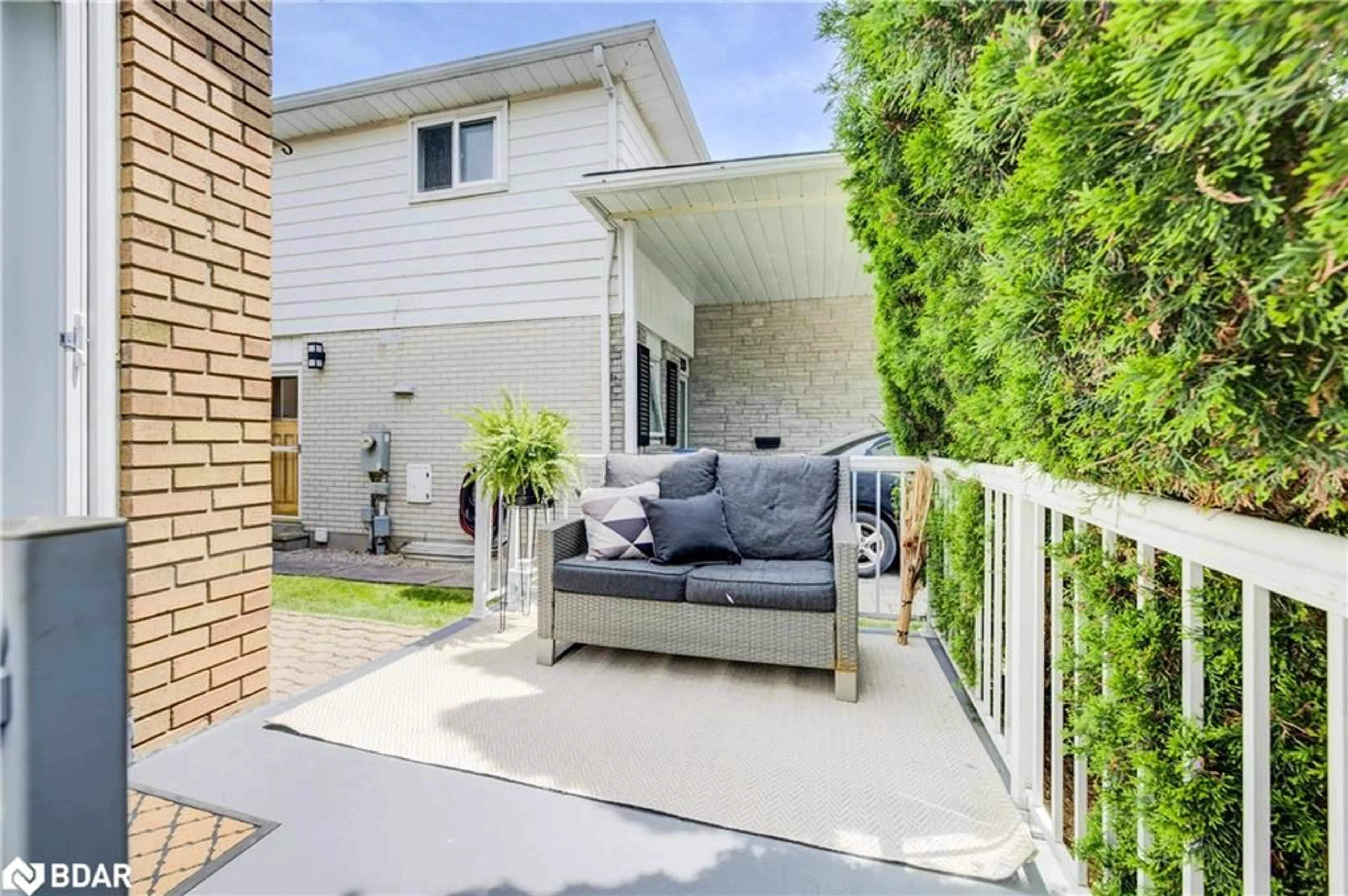 Patio, street for 2410 Delkus Cres, Mississauga Ontario L5A 1K7
