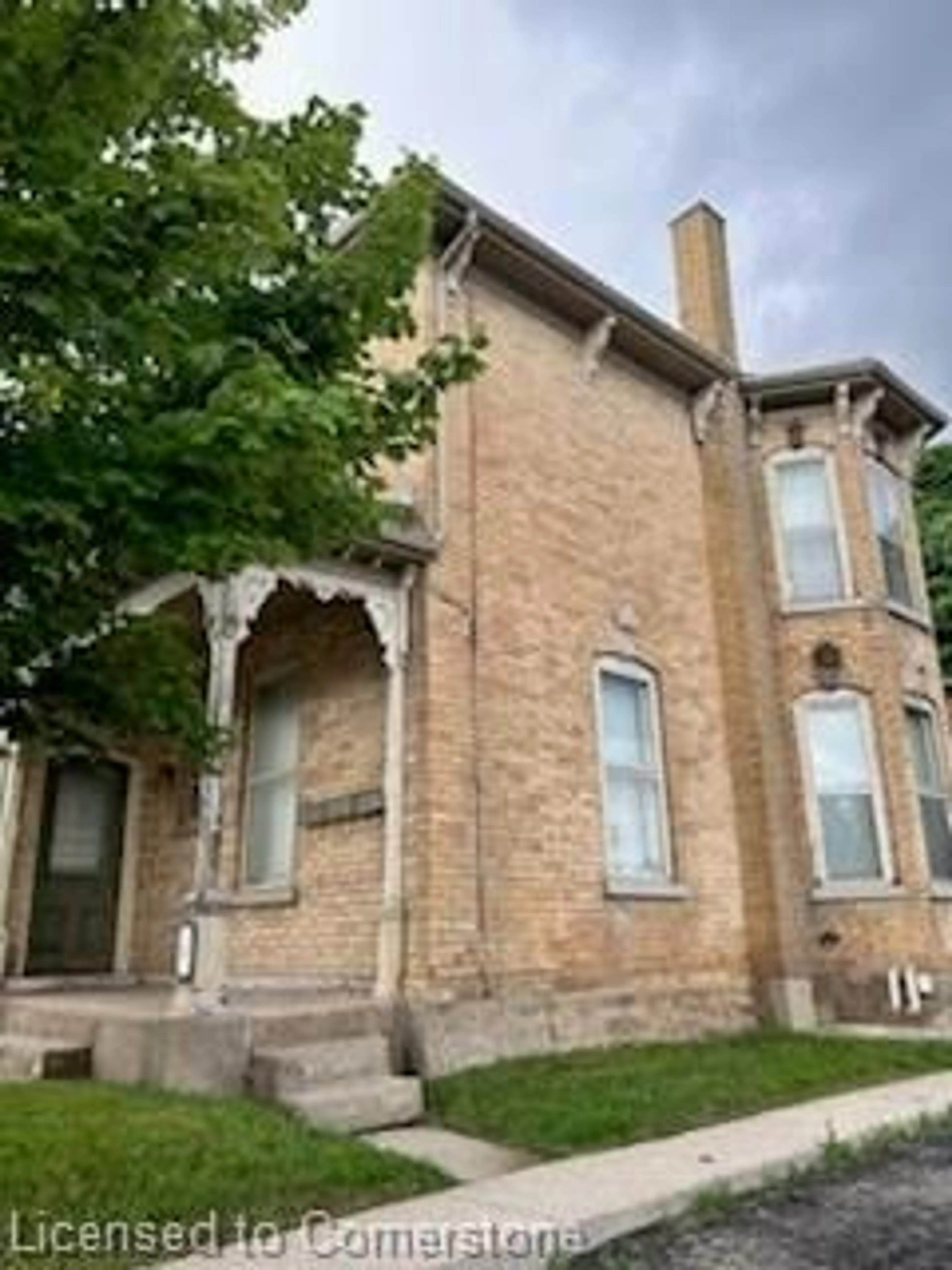 Home with brick exterior material, building for 1 Cant Ave, Cambridge Ontario N1S 2R5