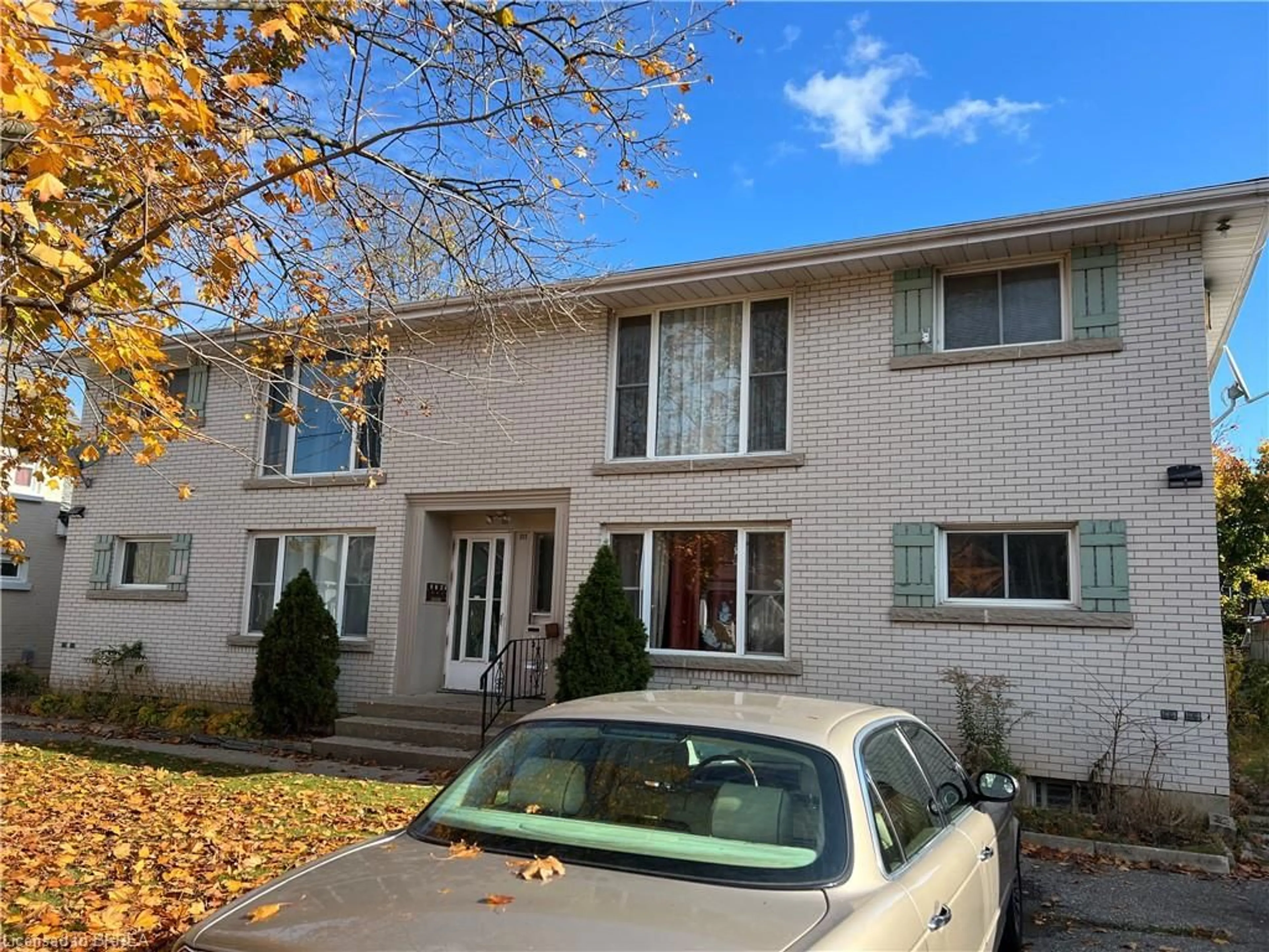 Home with brick exterior material, street for 111 Murray St, Brantford Ontario N3S 5P5
