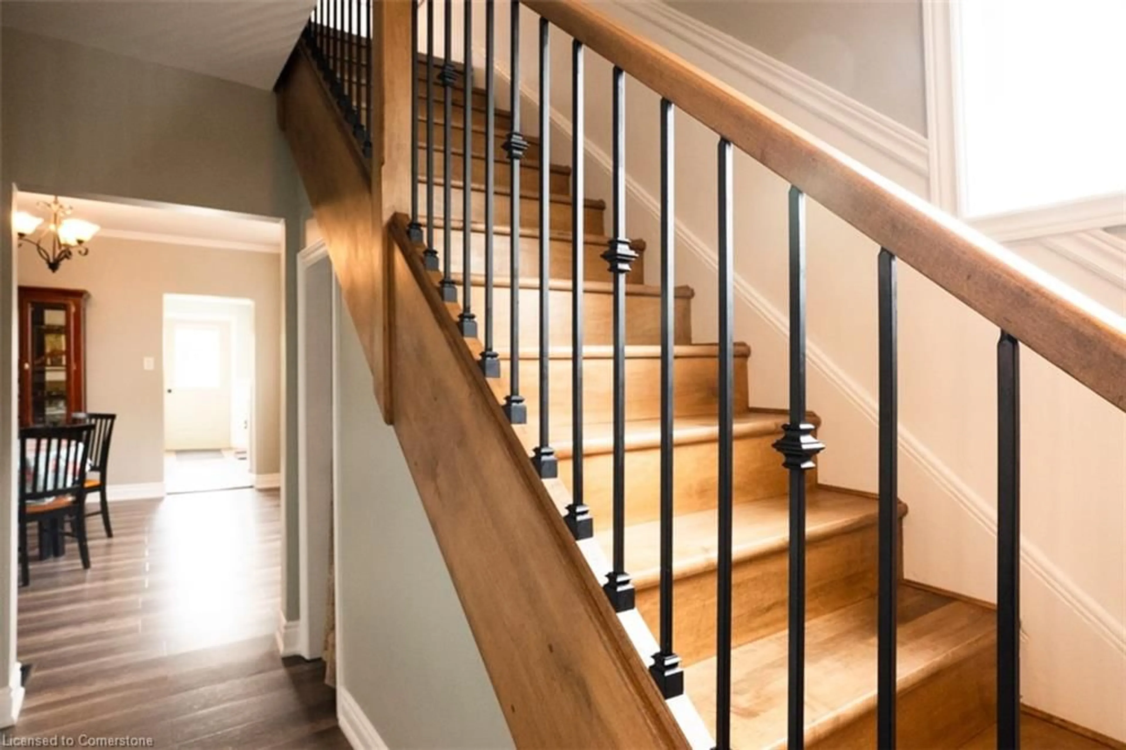 Stairs for 108 Cross St, Dunnville Ontario N1A 1B8