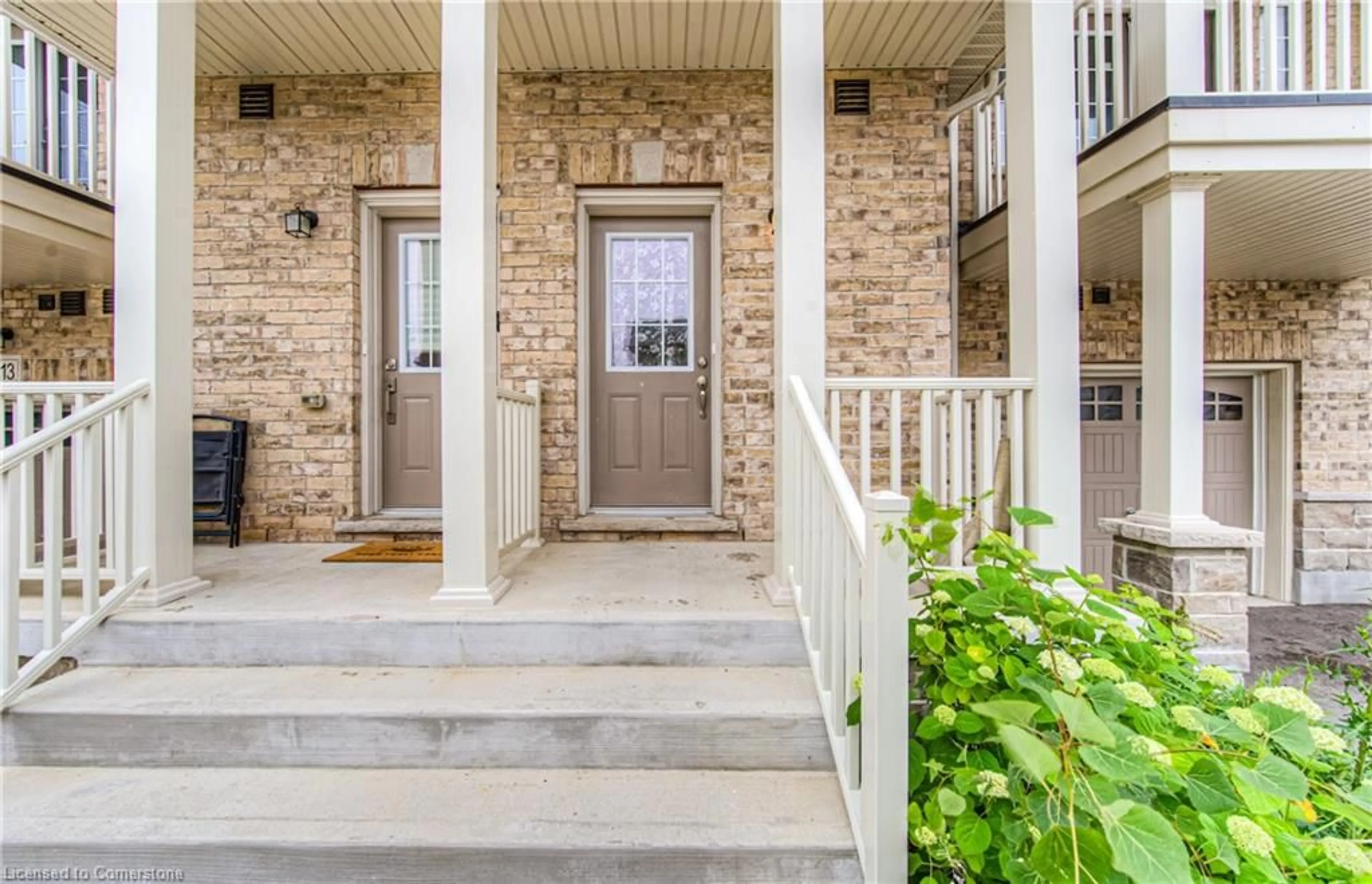 Indoor entryway for 15 Dewberry Dr, Kitchener Ontario N2B 0A9
