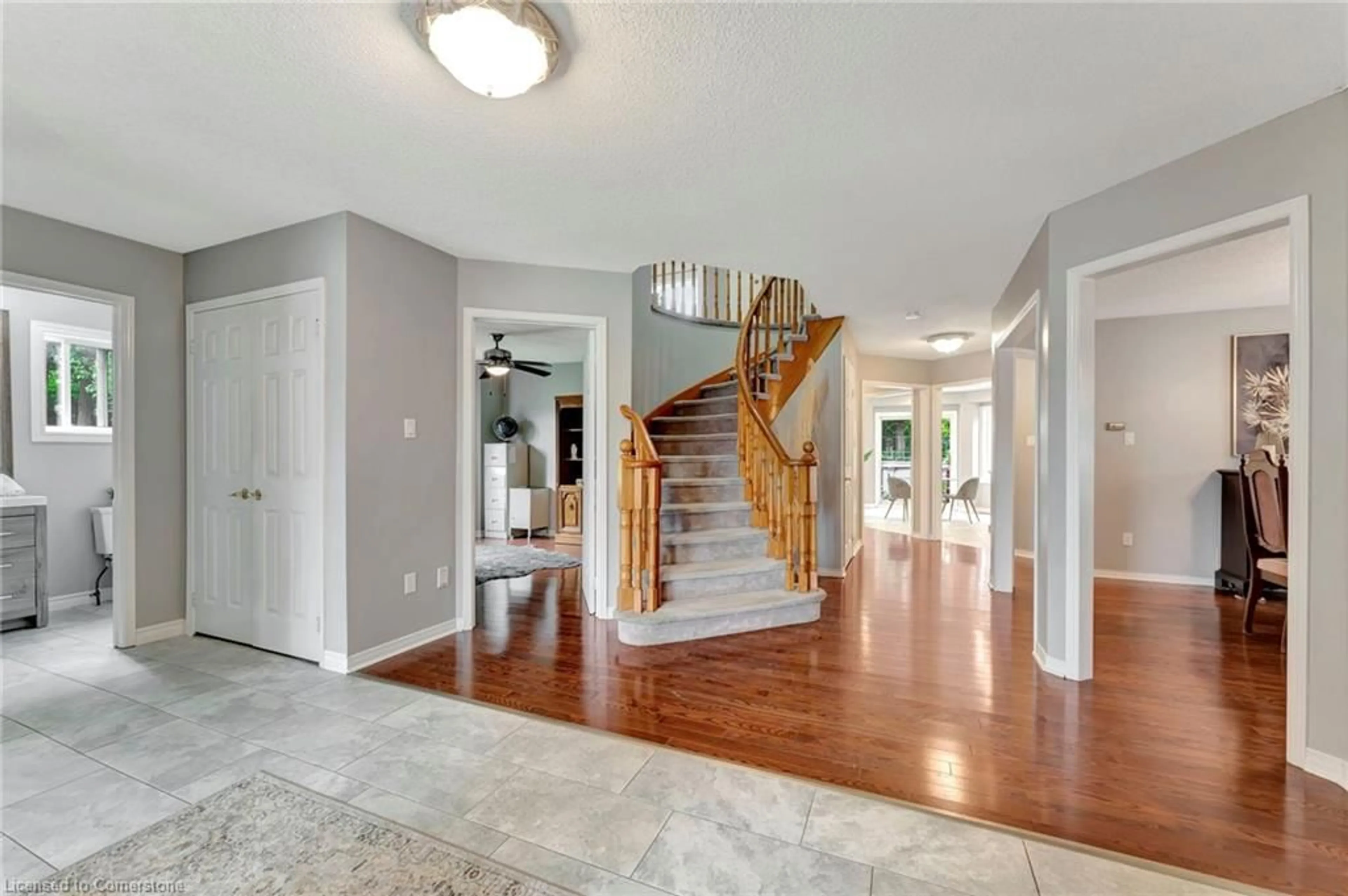Indoor entryway for 72 Hilborn Ave, Cambridge Ontario N1T 1M8
