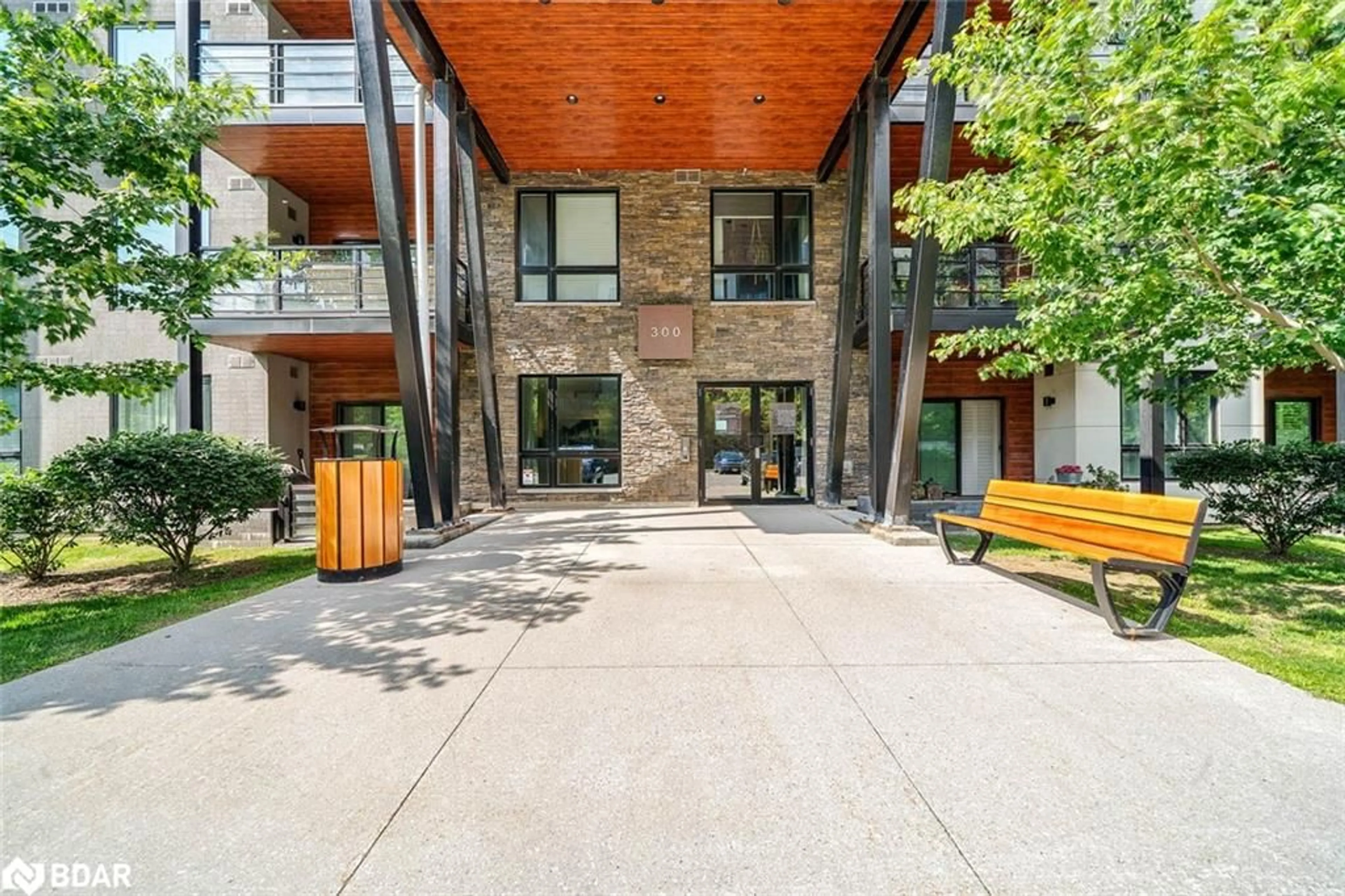 Patio, unknown for 300 Essa Road #607, Barrie Ontario L9J 0B9