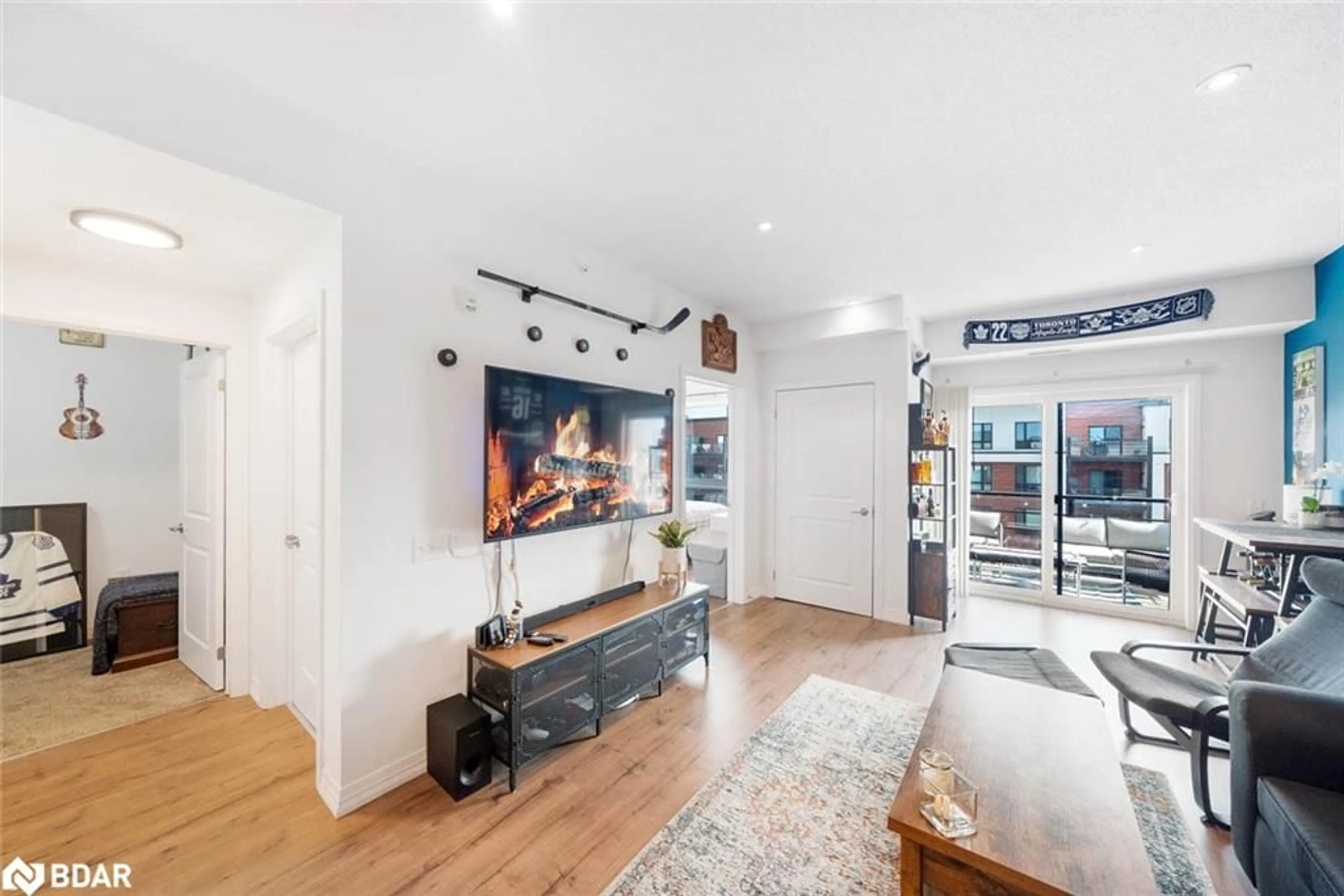 Home theater for 300 Essa Road #607, Barrie Ontario L9J 0B9