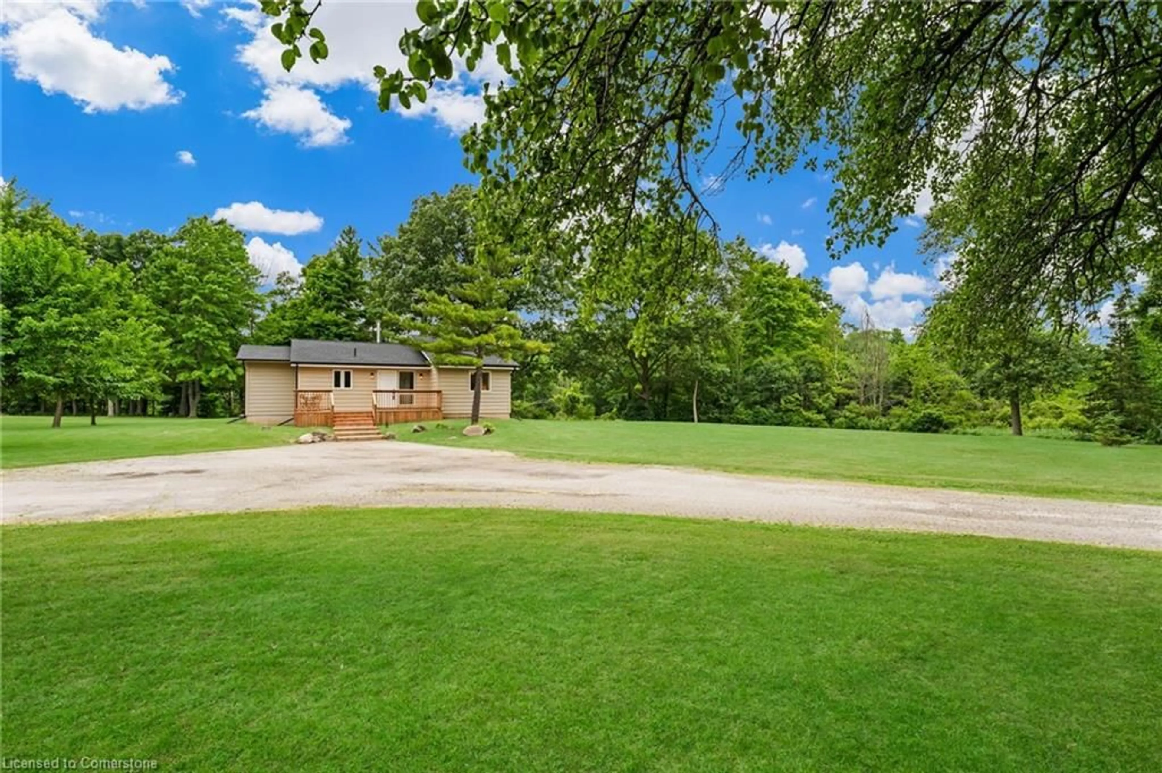 A pic from outside/outdoor area/front of a property/back of a property/a pic from drone, unknown for 5210 Westbrook Rd, Glanbrook Ontario L0R 1C0