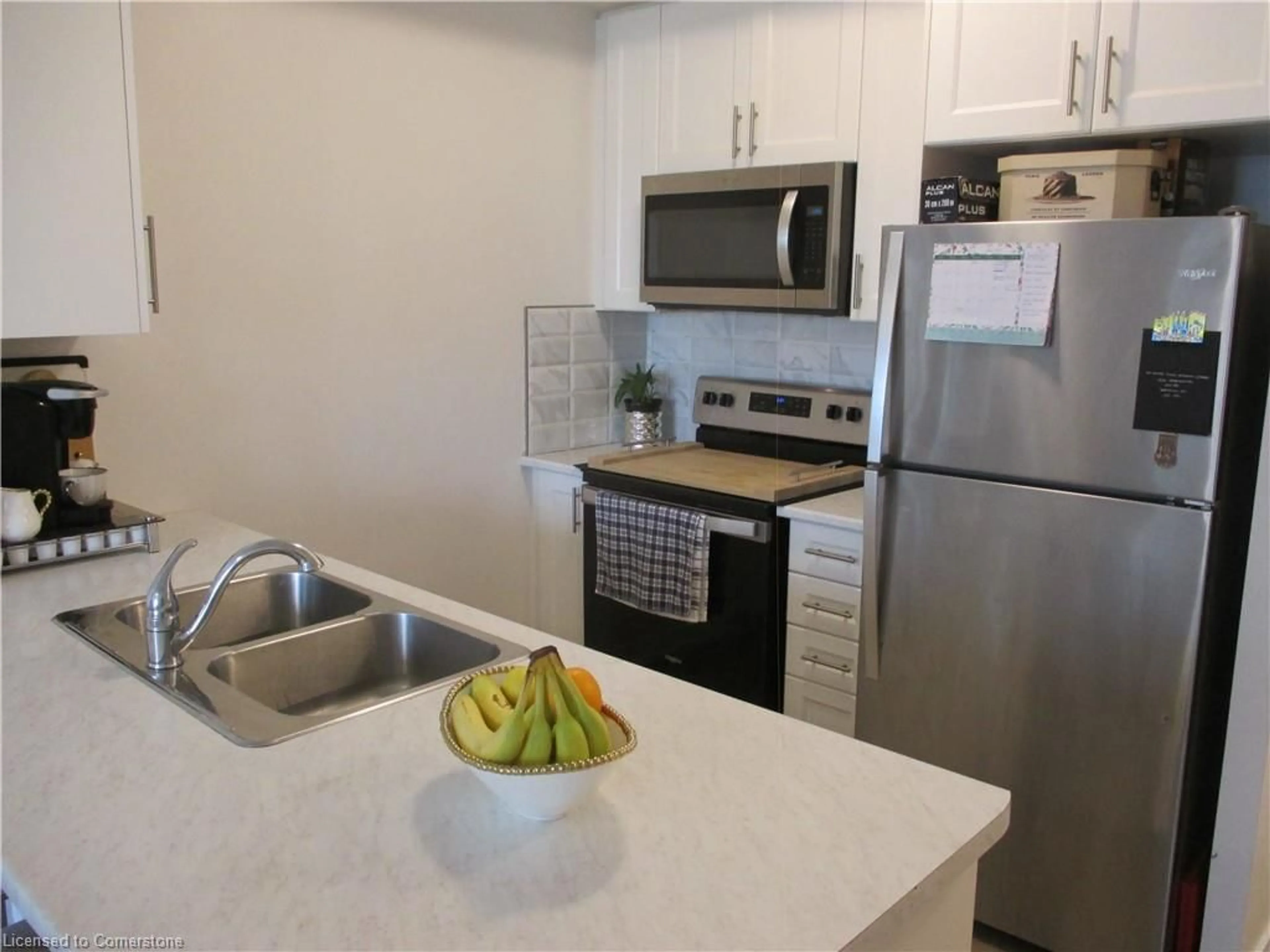 Standard kitchen, unknown for 5055 Greenlane Rd #533, Beamsville Ontario L0R 1B3